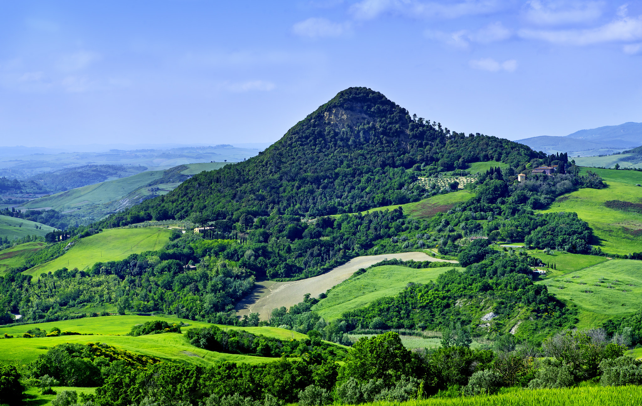 Sony a7R II + Canon EF 24-70mm F2.8L USM sample photo. Green mountain tuscany photography