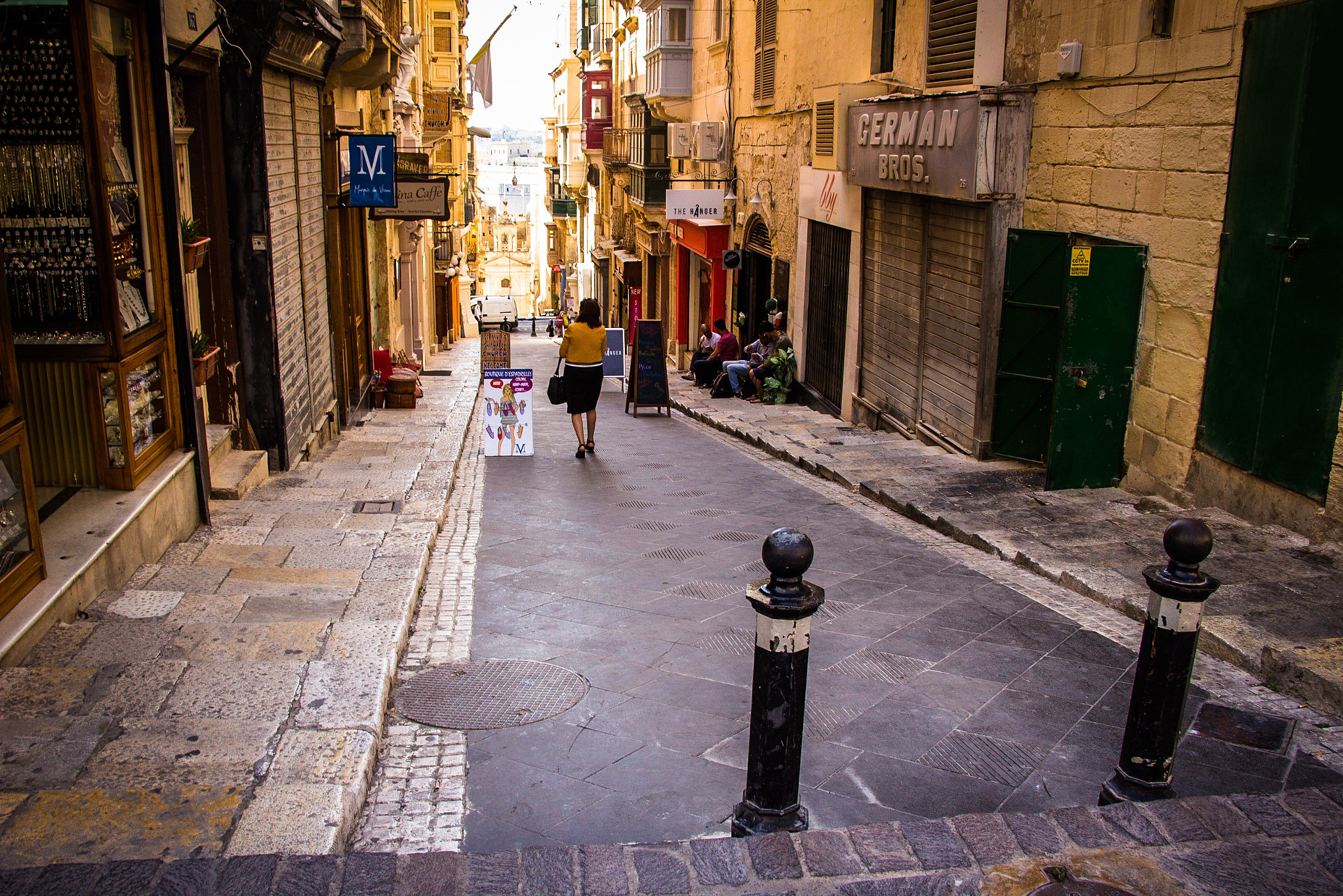 Canon EF-S 18-135mm F3.5-5.6 IS USM sample photo. Streets of valetta photography