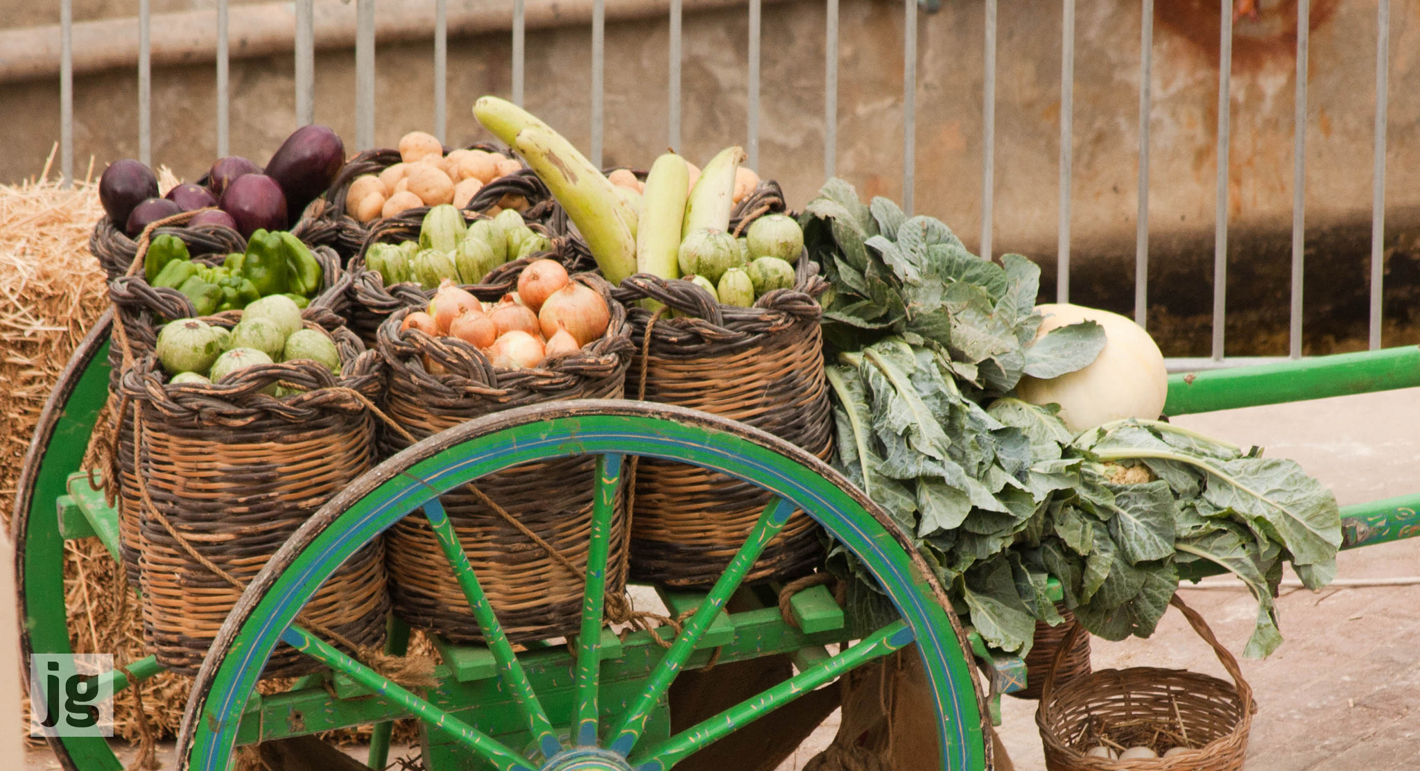 Canon EF 70-300mm F4-5.6 IS USM sample photo. Il karrettun tal haxix the vegetable cart photography