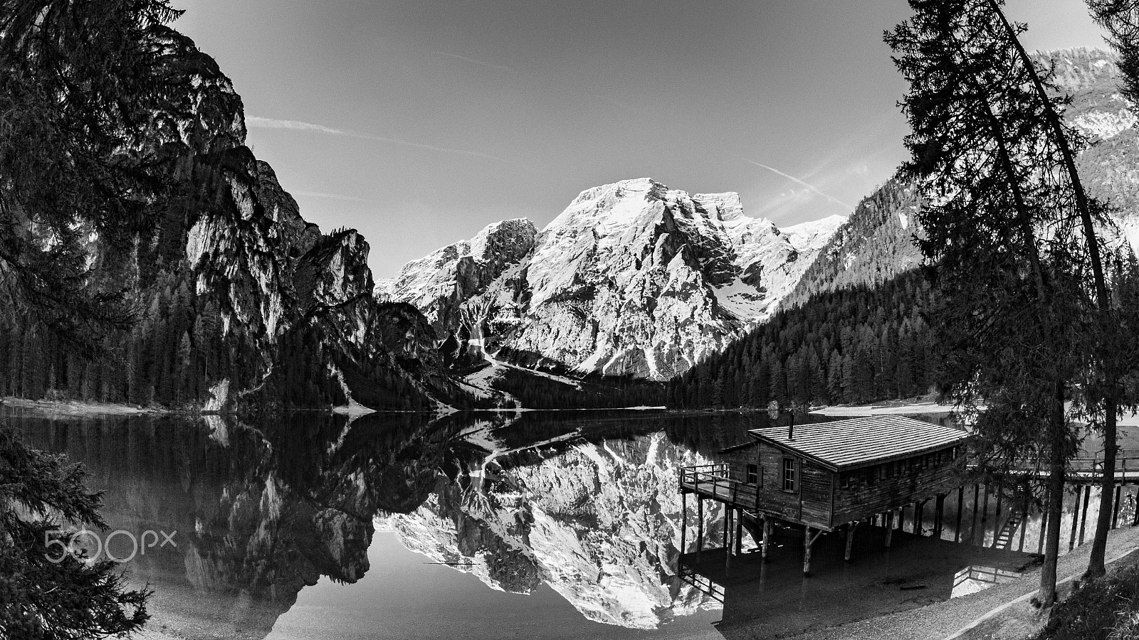 Canon EF 8-15mm F4L Fisheye USM sample photo. Italy - lake braies photography
