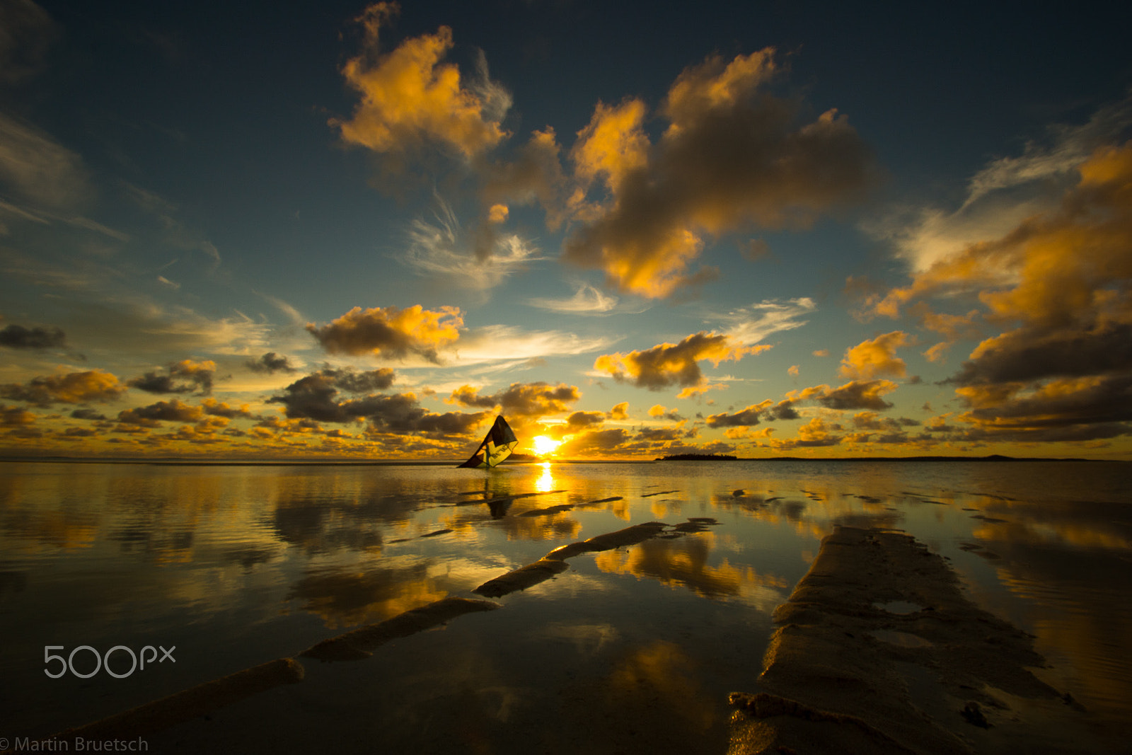 Sony SLT-A77 sample photo. Aitutaki sunset photography
