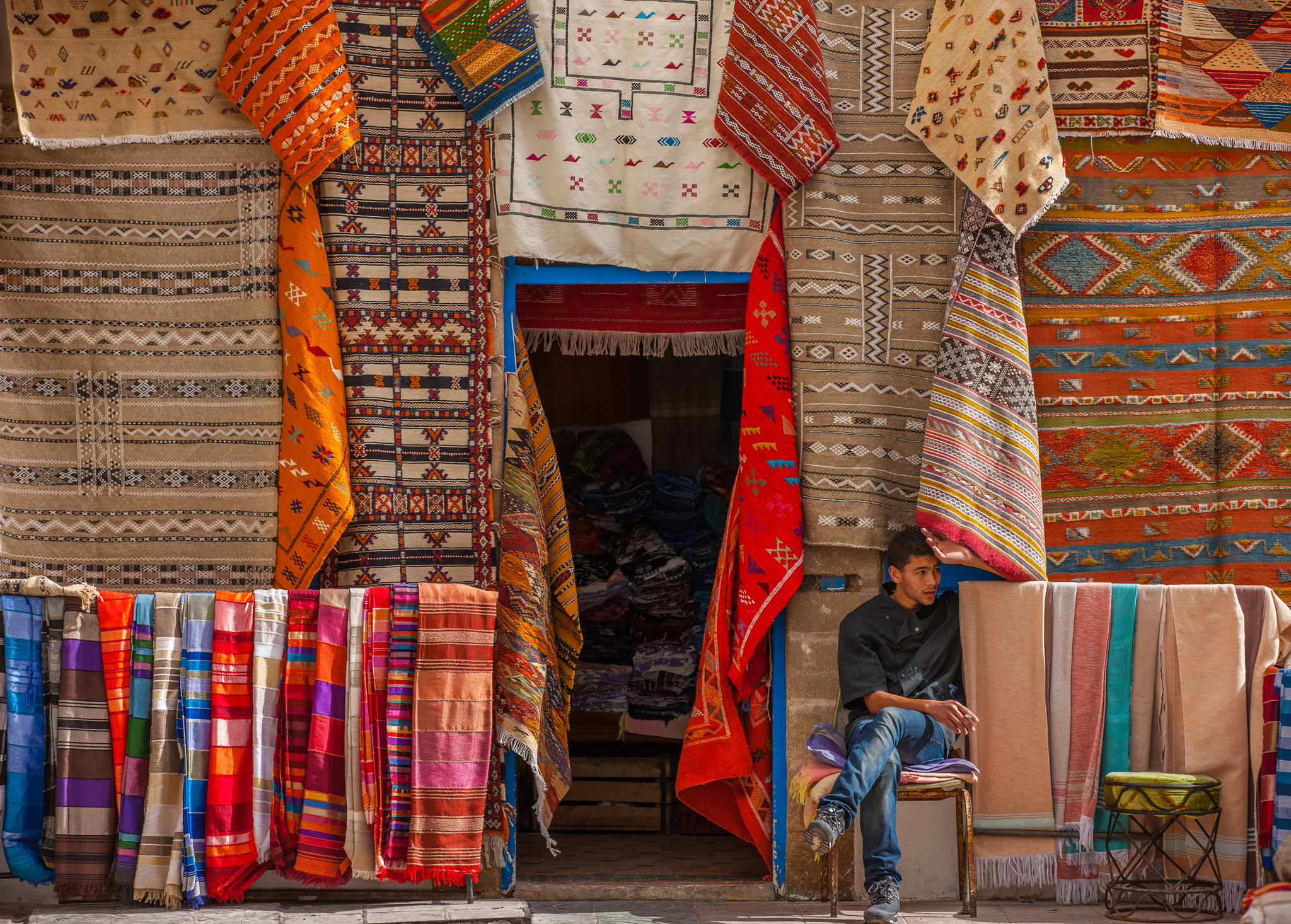 Canon EOS-1Ds Mark III sample photo. Carpet seller photography