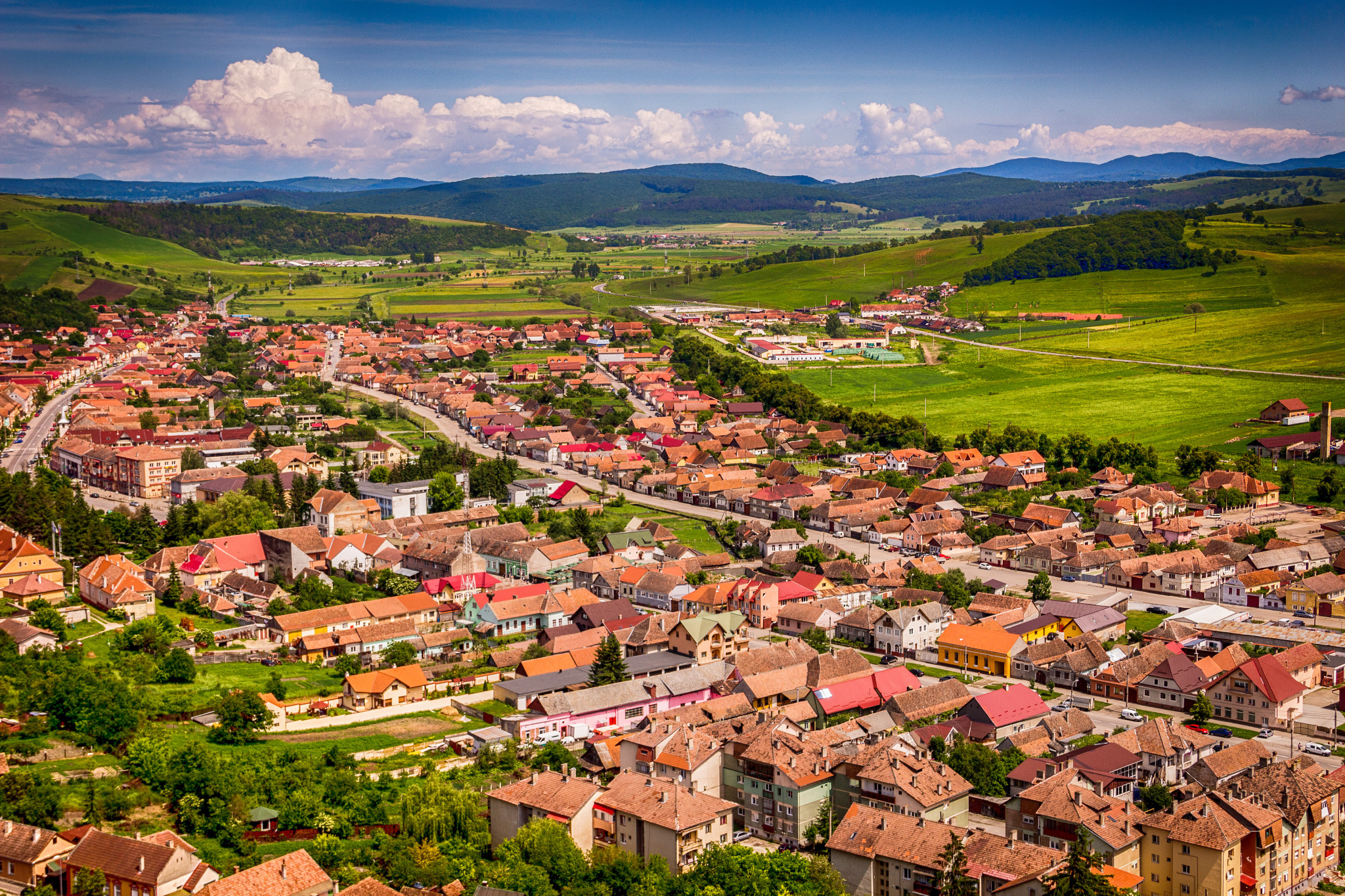 Canon EF-S 18-135mm F3.5-5.6 IS sample photo. Old romanian landscape photography