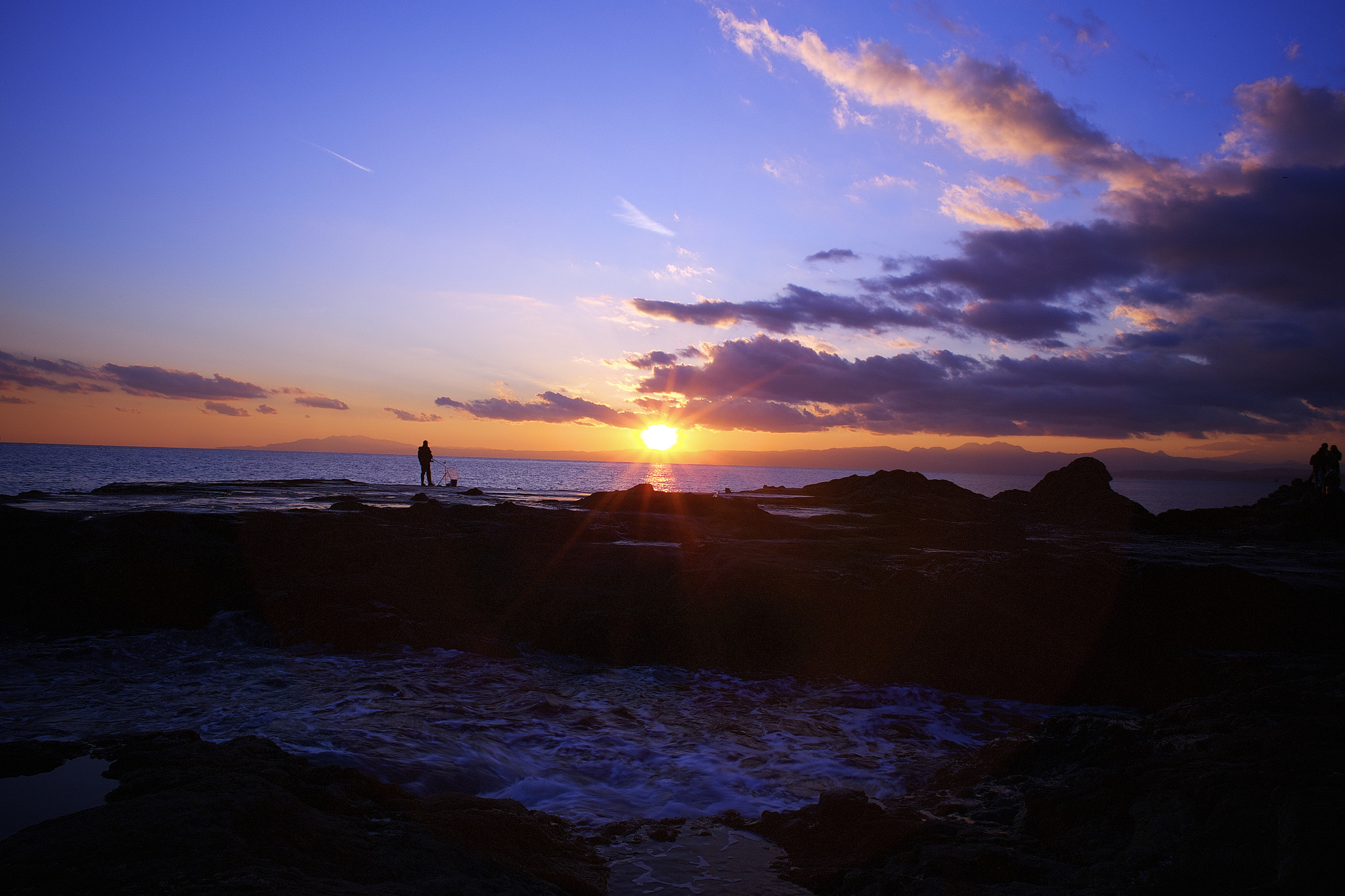 Canon EOS 6D + Canon EF 24mm f/1.4L sample photo. Enoshima sunsets and chiba christmas lights photography