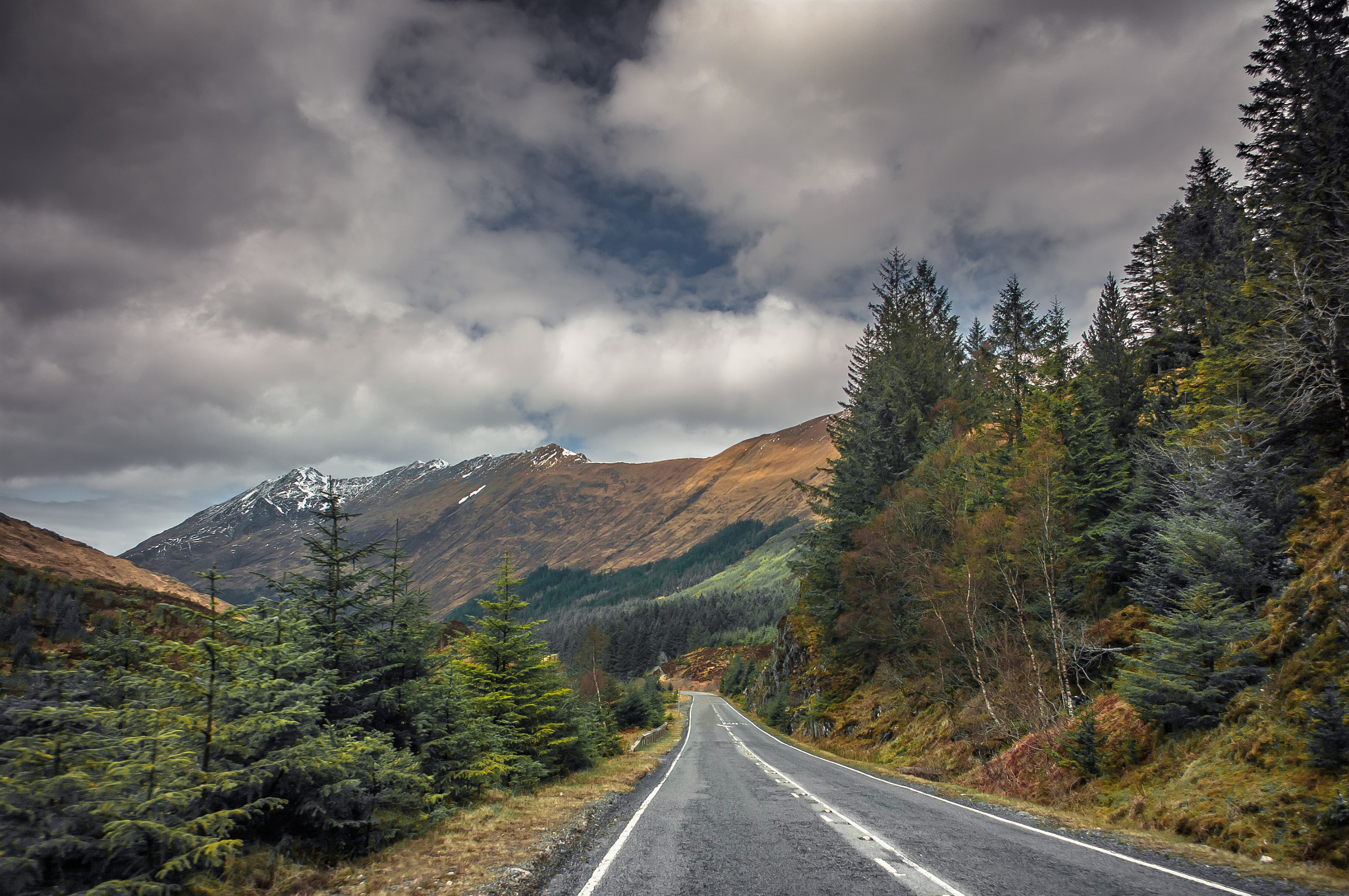 Pentax K20D sample photo. Scotland isle of skye roadway photography