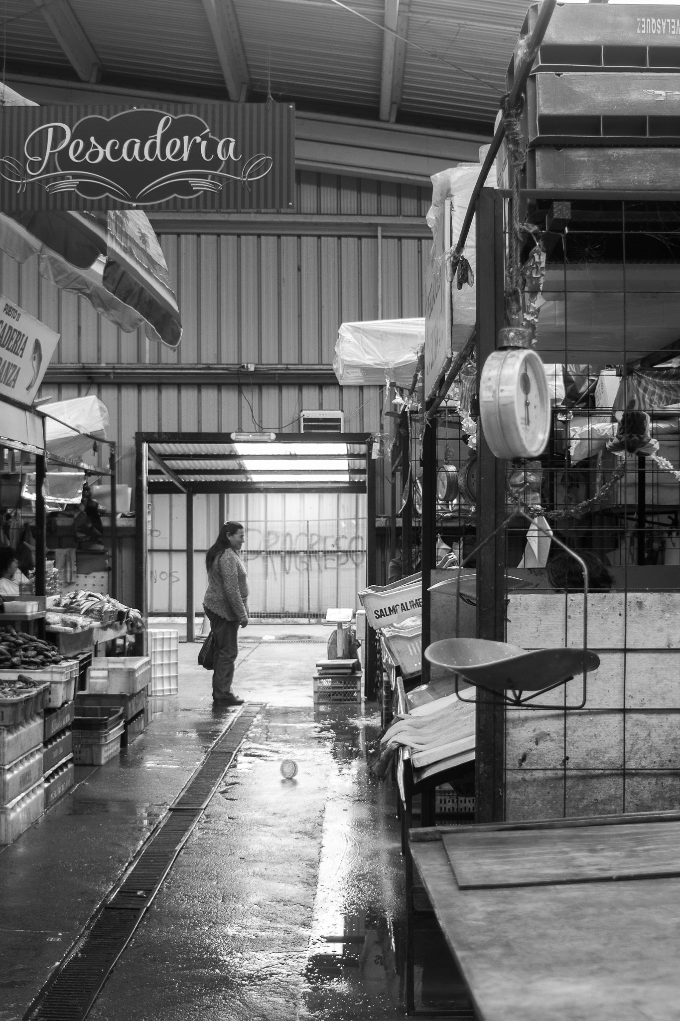 Canon EF 35-80mm f/4-5.6 sample photo. Castro market photography