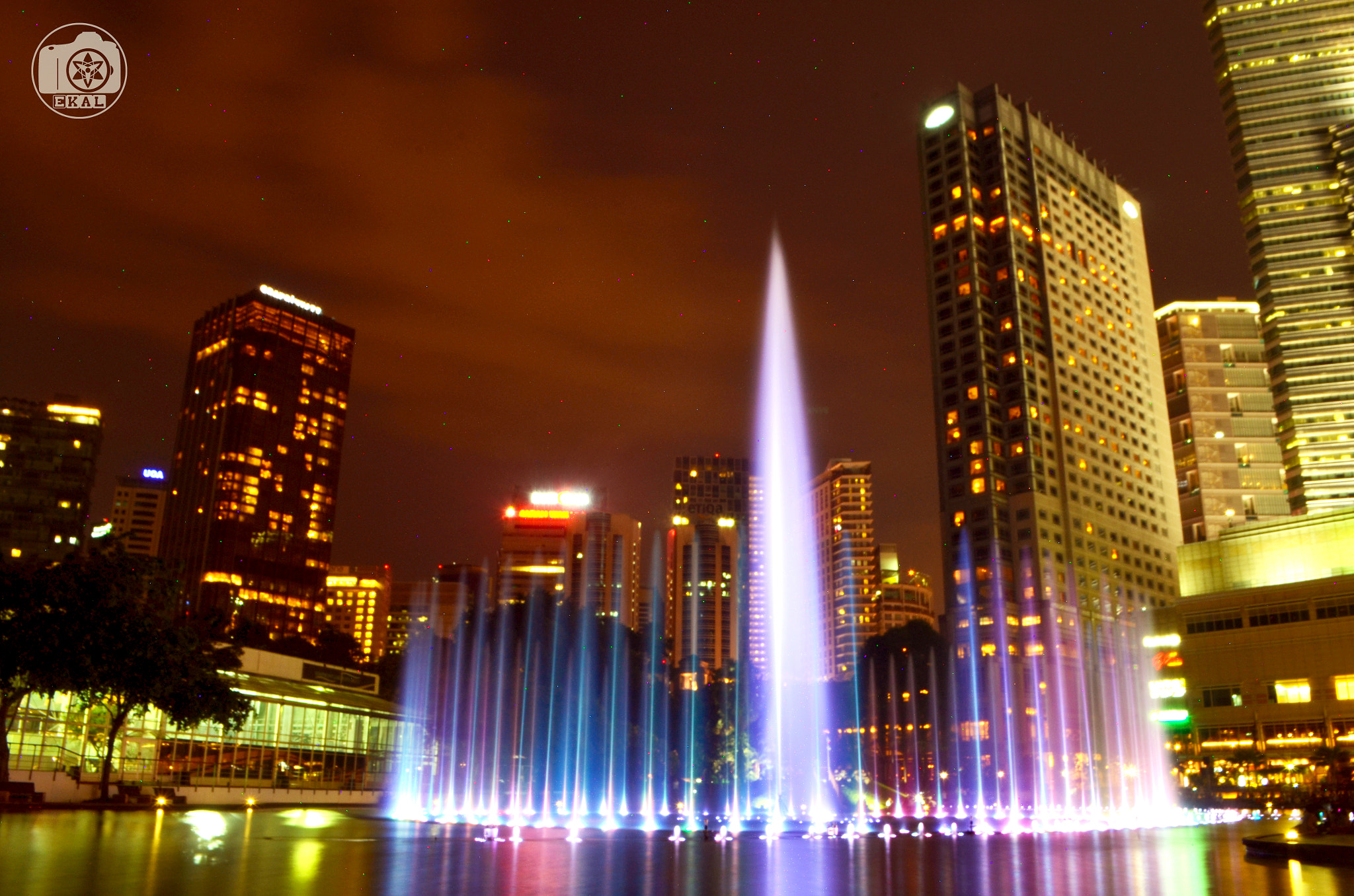 AF Zoom-Nikkor 35-135mm f/3.5-4.5 N sample photo. Water dance - kuala lumpur malaysia photography