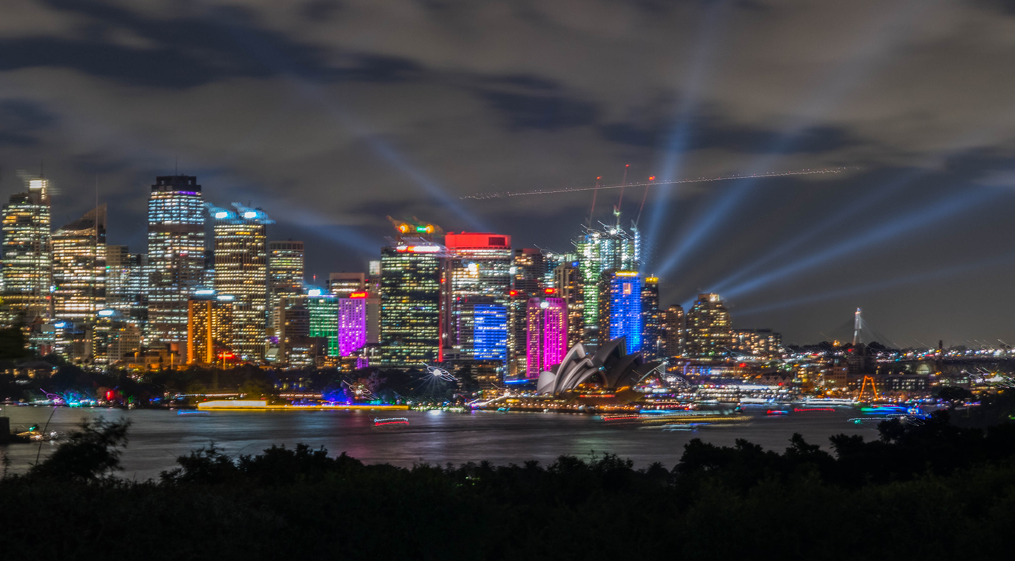 Sigma 70-300mm F4-5.6 APO DG Macro sample photo. Sydney vivid 2016 photography
