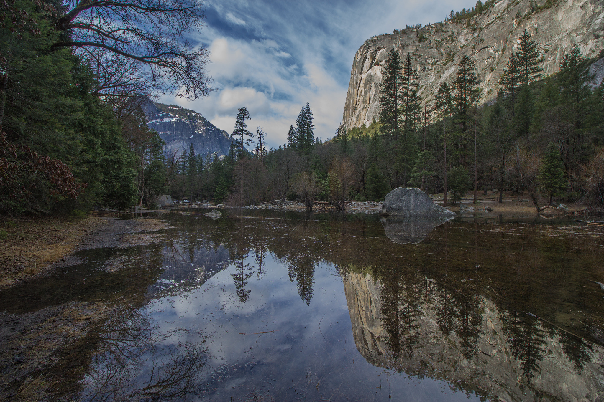 Canon EOS 550D (EOS Rebel T2i / EOS Kiss X4) + Canon EF-S 10-18mm F4.5–5.6 IS STM sample photo. Mirror lake,yosemite photography