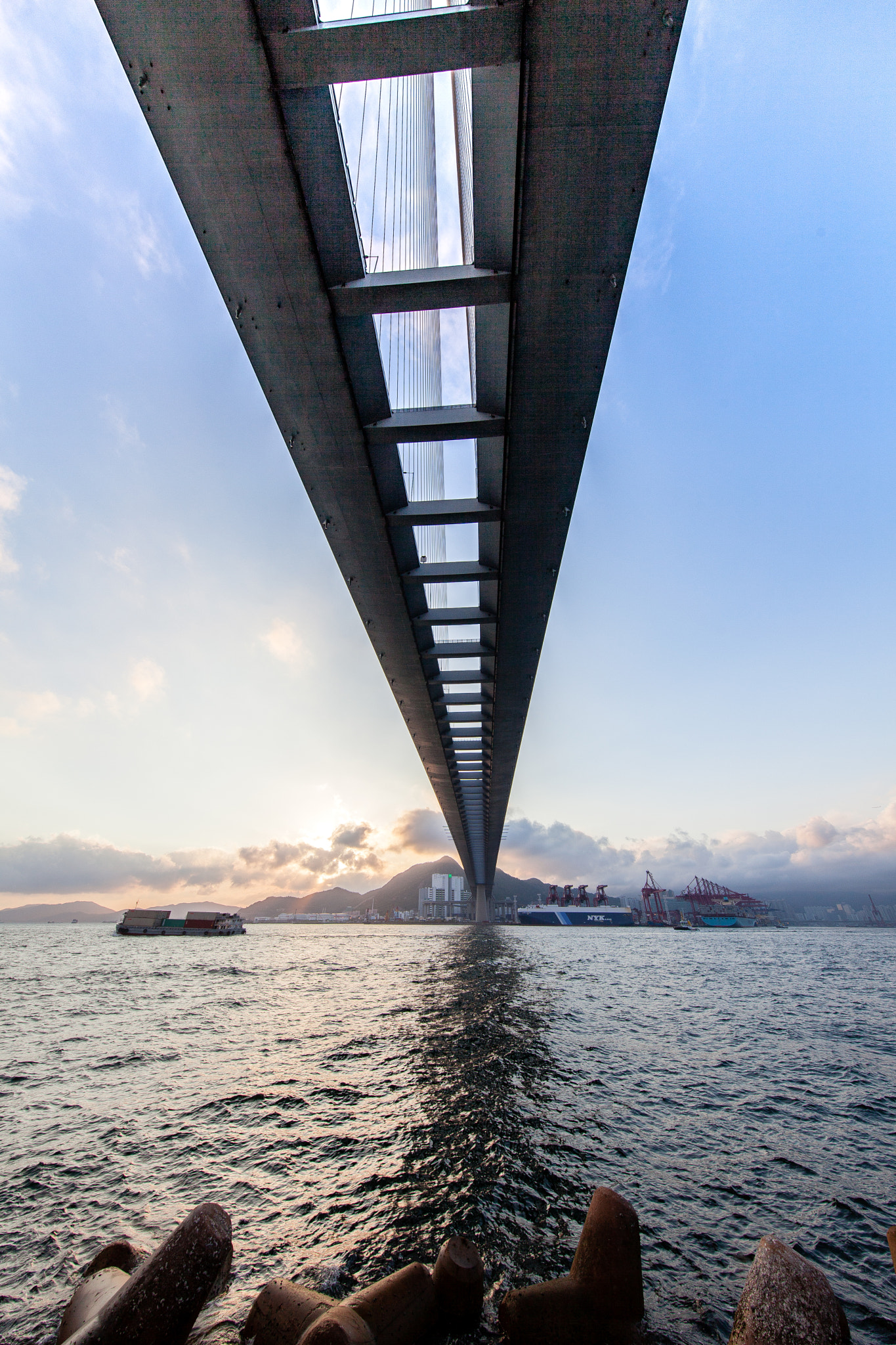 Canon EF 11-24mm F4L USM sample photo. Stonecutters' bridge photography