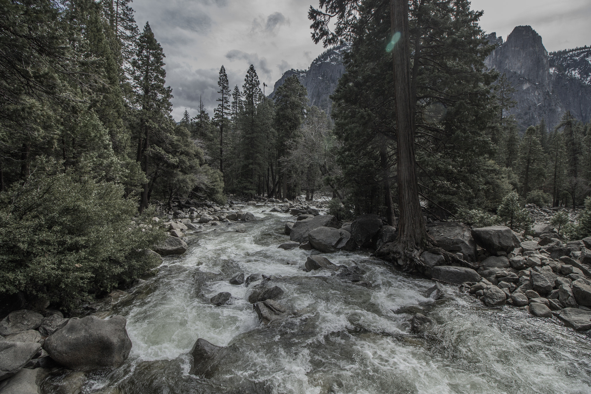 Canon EOS 550D (EOS Rebel T2i / EOS Kiss X4) + Canon EF-S 10-18mm F4.5–5.6 IS STM sample photo. Yosemite photography