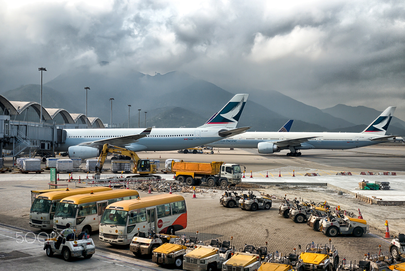 Leica APO-Summicron-M 50mm F2 ASPH sample photo. Hk international airport photography