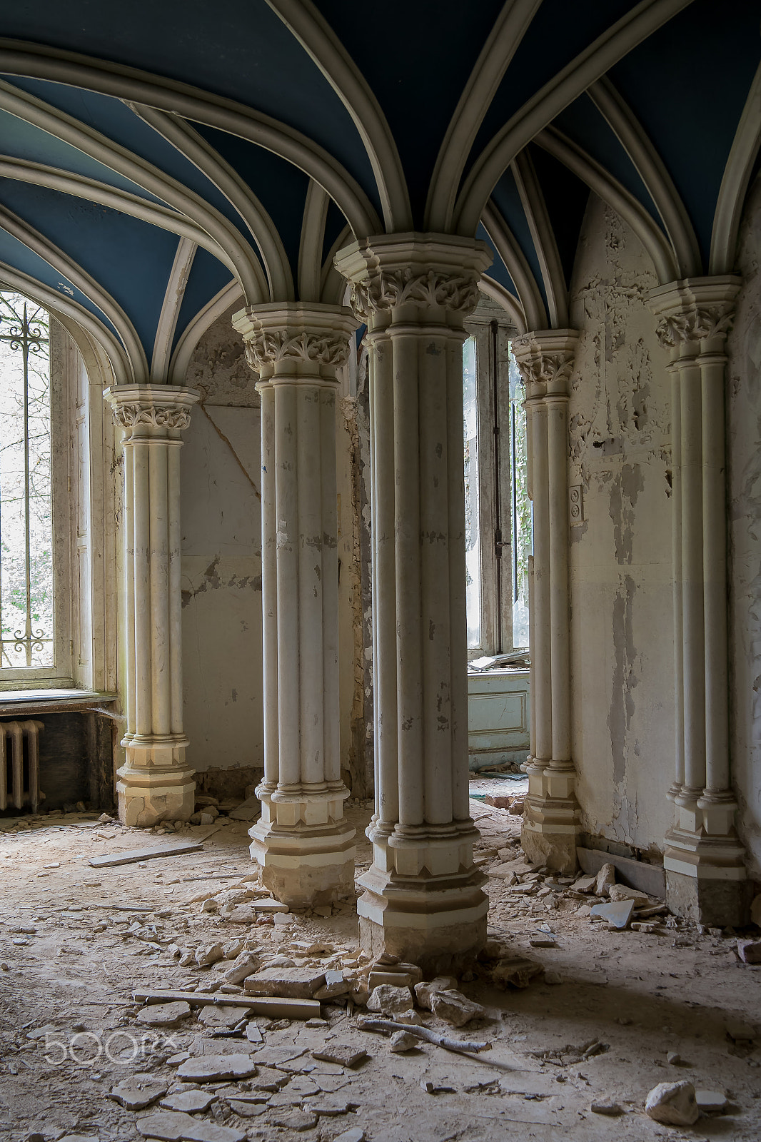 Samsung NX 18-200mm F3.5-6.3 ED OIS sample photo. The pillars photography