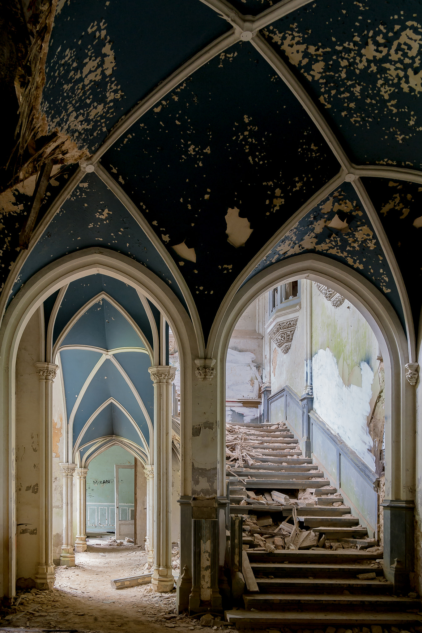 Samsung NX 18-200mm F3.5-6.3 ED OIS sample photo. Corridor and stairs photography