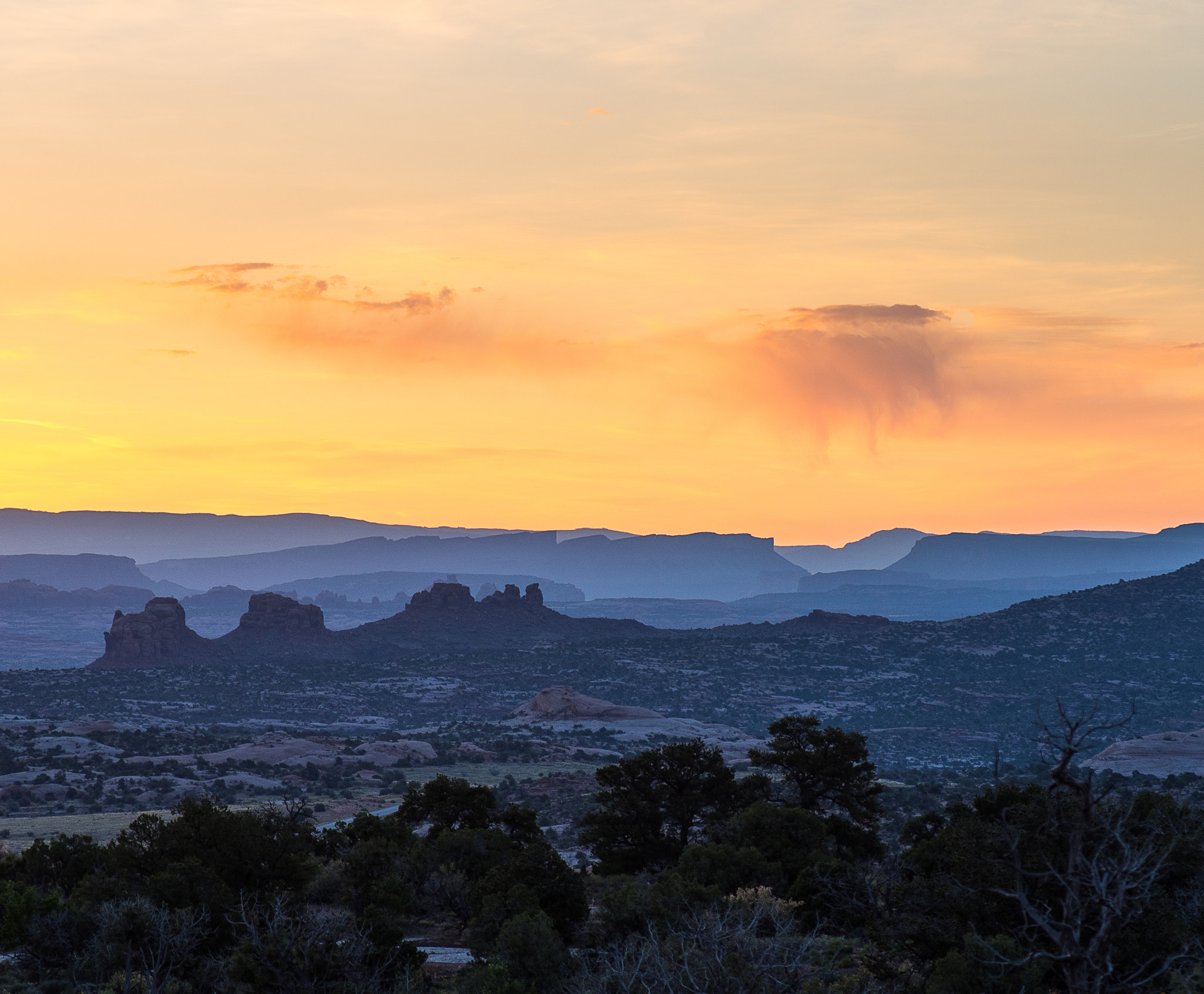 AF Zoom-Nikkor 28-105mm f/3.5-4.5D IF sample photo. Canyonlands layers photography