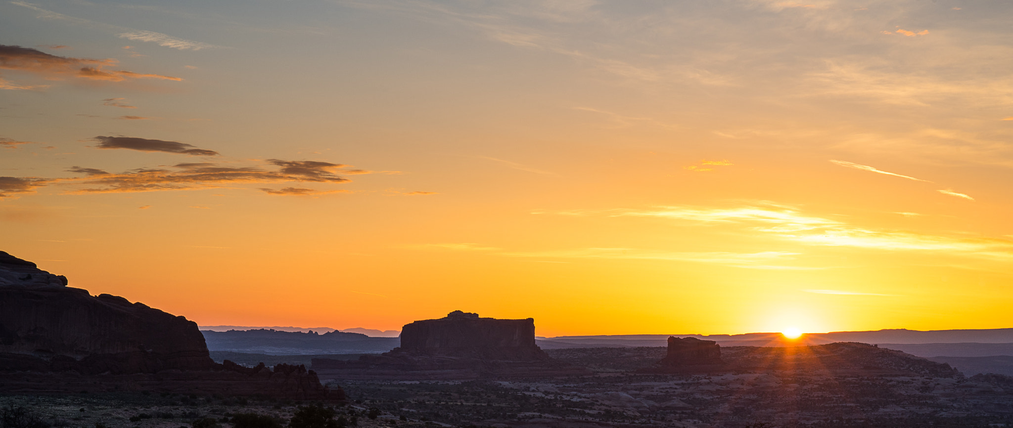 AF Zoom-Nikkor 28-105mm f/3.5-4.5D IF sample photo. Sunrise over monitor and merrimack mesa photography