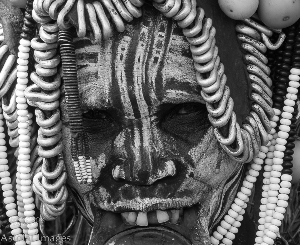 Sony a7R II + Sony Vario-Tessar T* E 16-70mm F4 ZA OSS sample photo. Old mursi woman with elaborate headgear photography