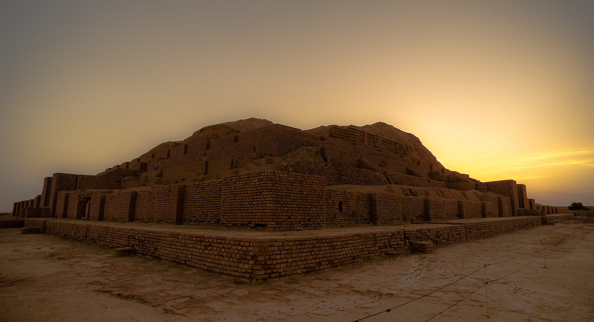 Sony Alpha NEX-5R + ZEISS Touit 12mm F2.8 sample photo. Mighty ziggurat photography