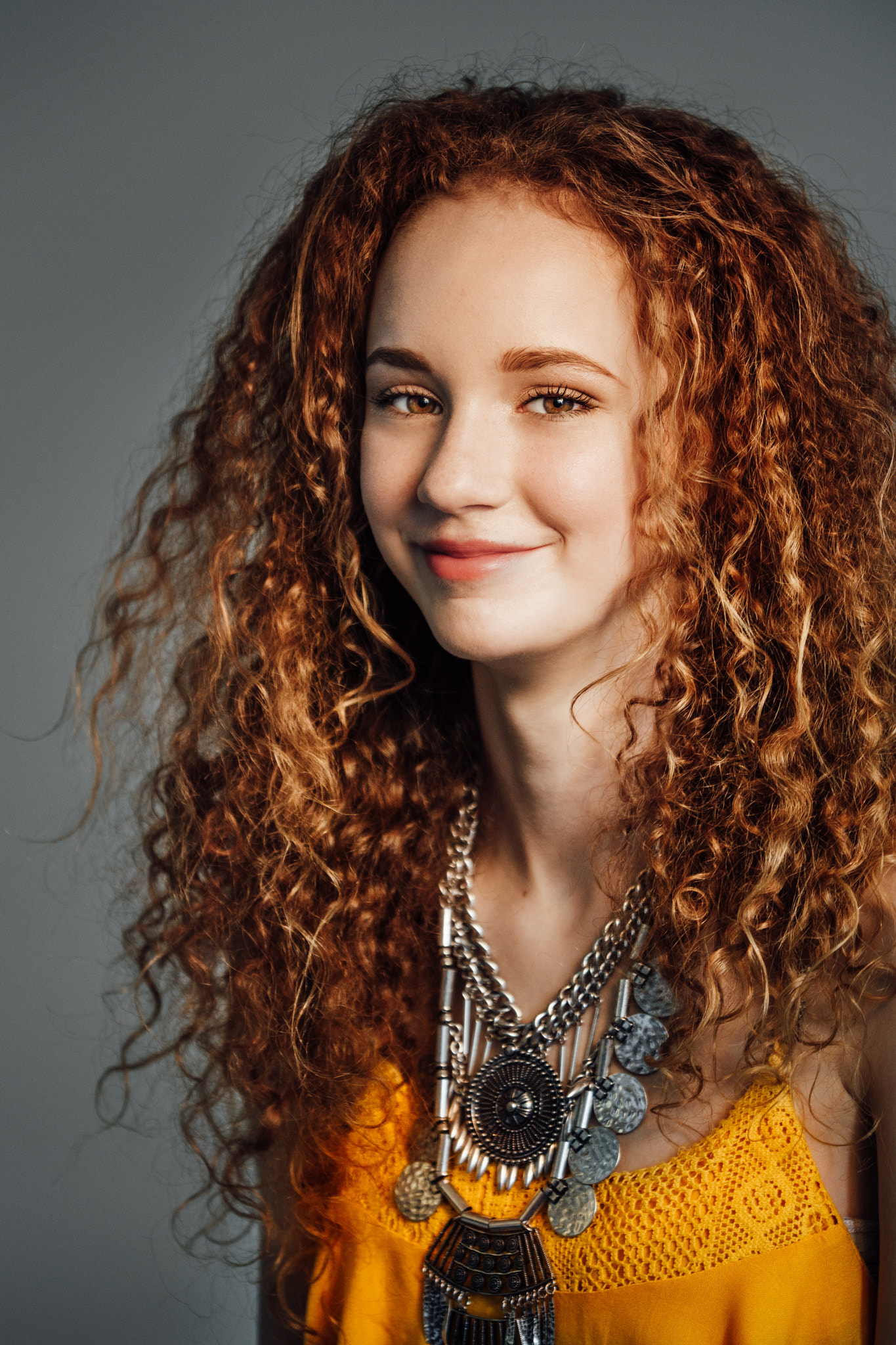 Canon EF 180mm F3.5L Macro USM sample photo. Curly girl photography
