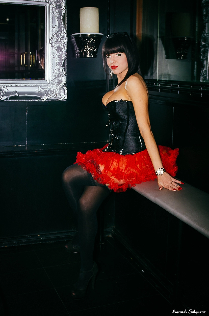 Sigma 17-70mm F2.8-4 DC Macro HSM | C sample photo. Dark corset photography