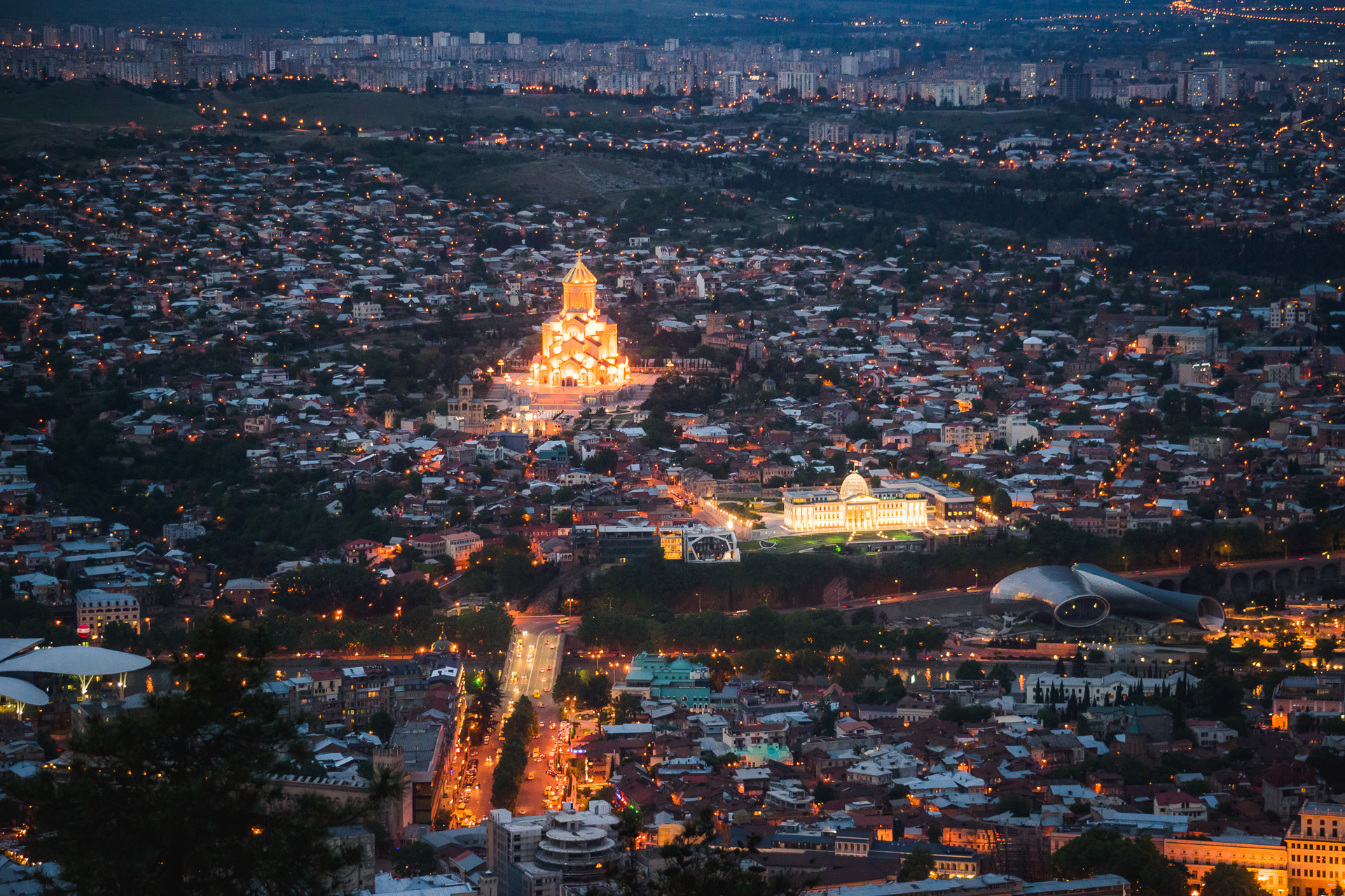 Minolta AF 100-200mm F4.5 sample photo. Tbilisi at night photography