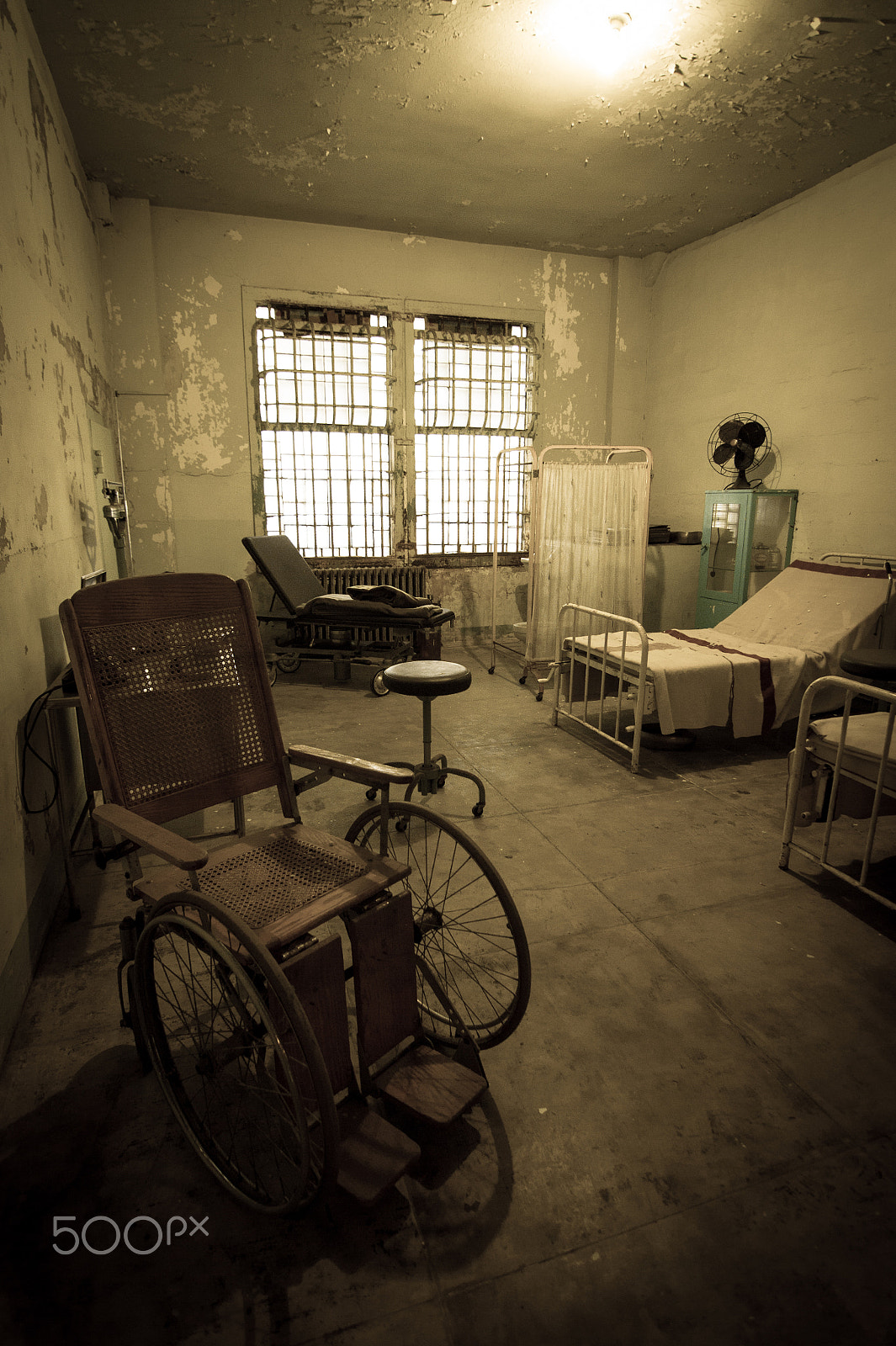 Sony Alpha DSLR-A550 + 20mm F2.8 sample photo. Alcatraz infirmary photography