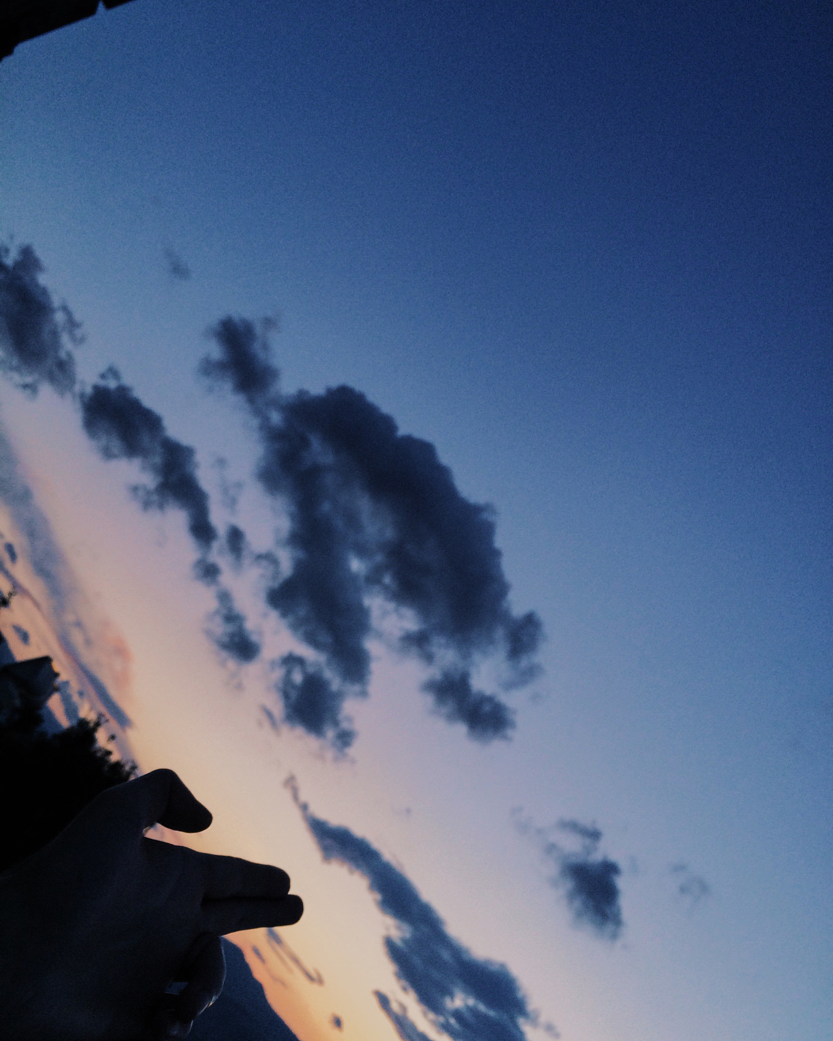Apple iPhone6,1 sample photo
