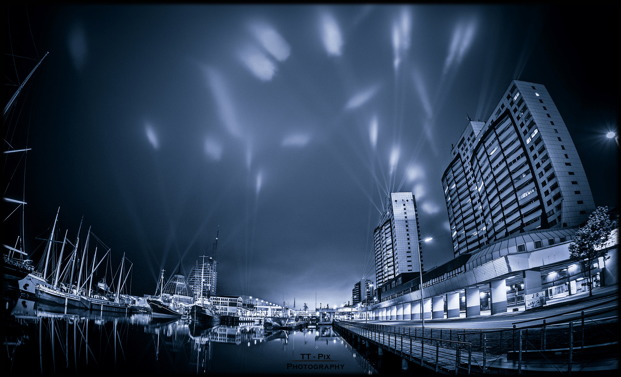 Nikon D810 + Nikon AF Fisheye-Nikkor 16mm F2.8D sample photo. Bremerhaven skyline photography