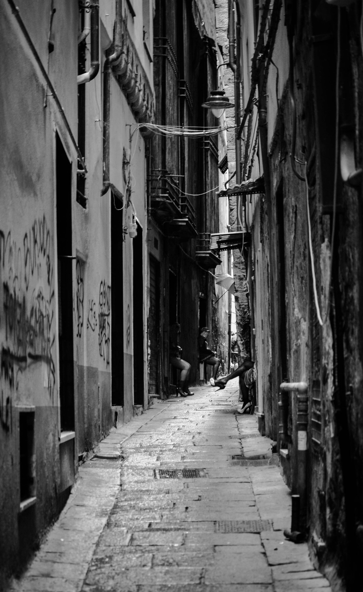 Canon EOS 1000D (EOS Digital Rebel XS / EOS Kiss F) sample photo. The walk of shame photography