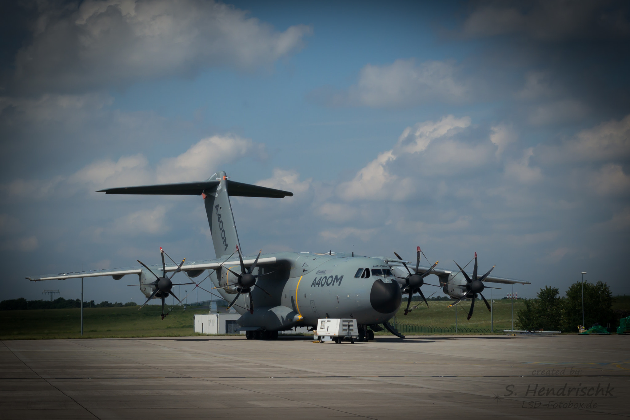 Samsung NX300M + Samsung NX 30mm F2 Pancake sample photo. A400m at ila 2016 photography