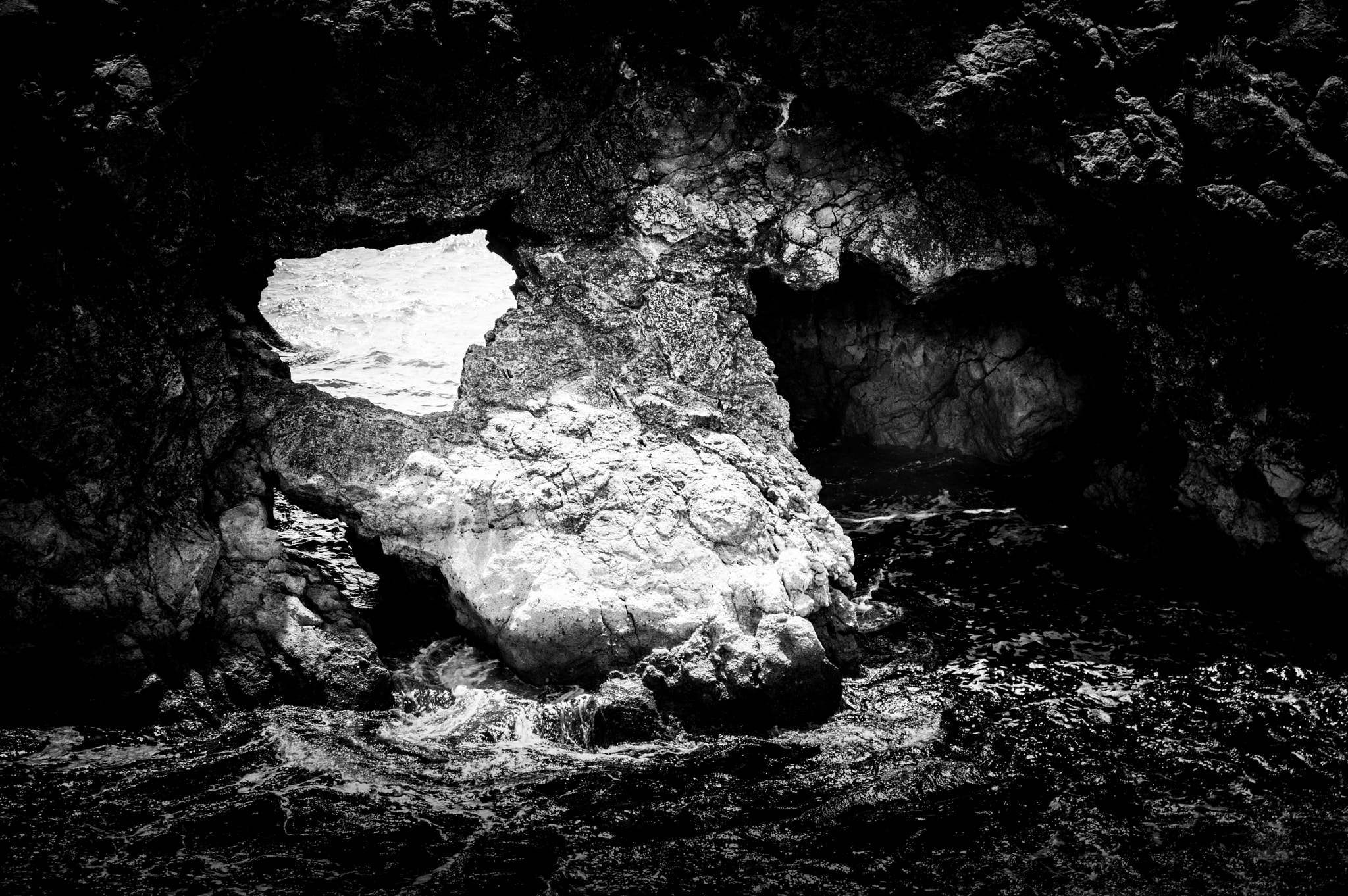 Sigma 17-70mm F2.8-4 DC Macro HSM | C sample photo. Rocky 1 photography