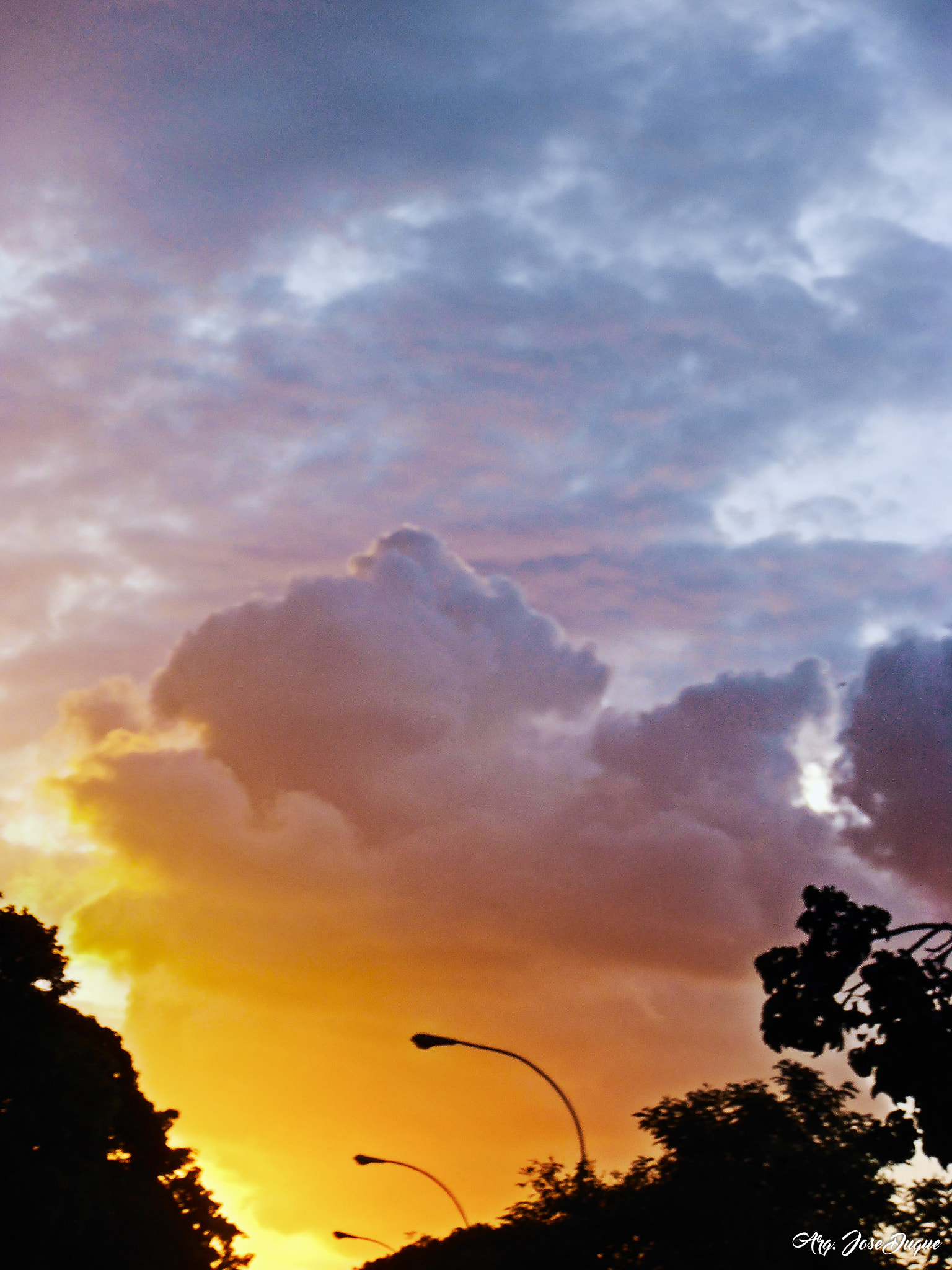 Olympus VR310,D720 sample photo. Caracas cc photography