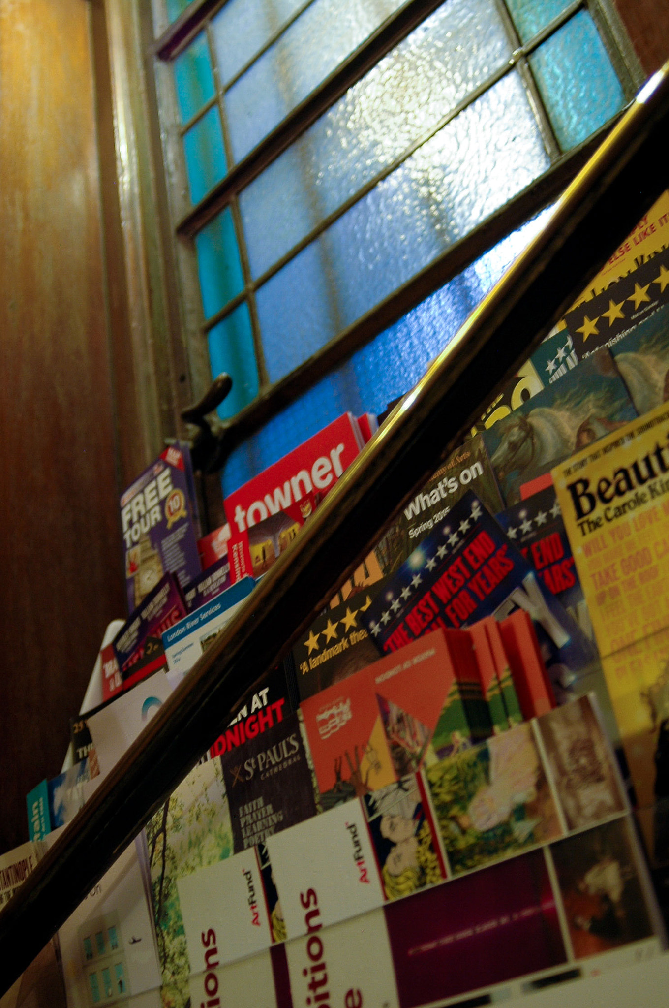AF Zoom-Nikkor 28-80mm f/3.3-5.6G sample photo. The walrus bar & hostel photography