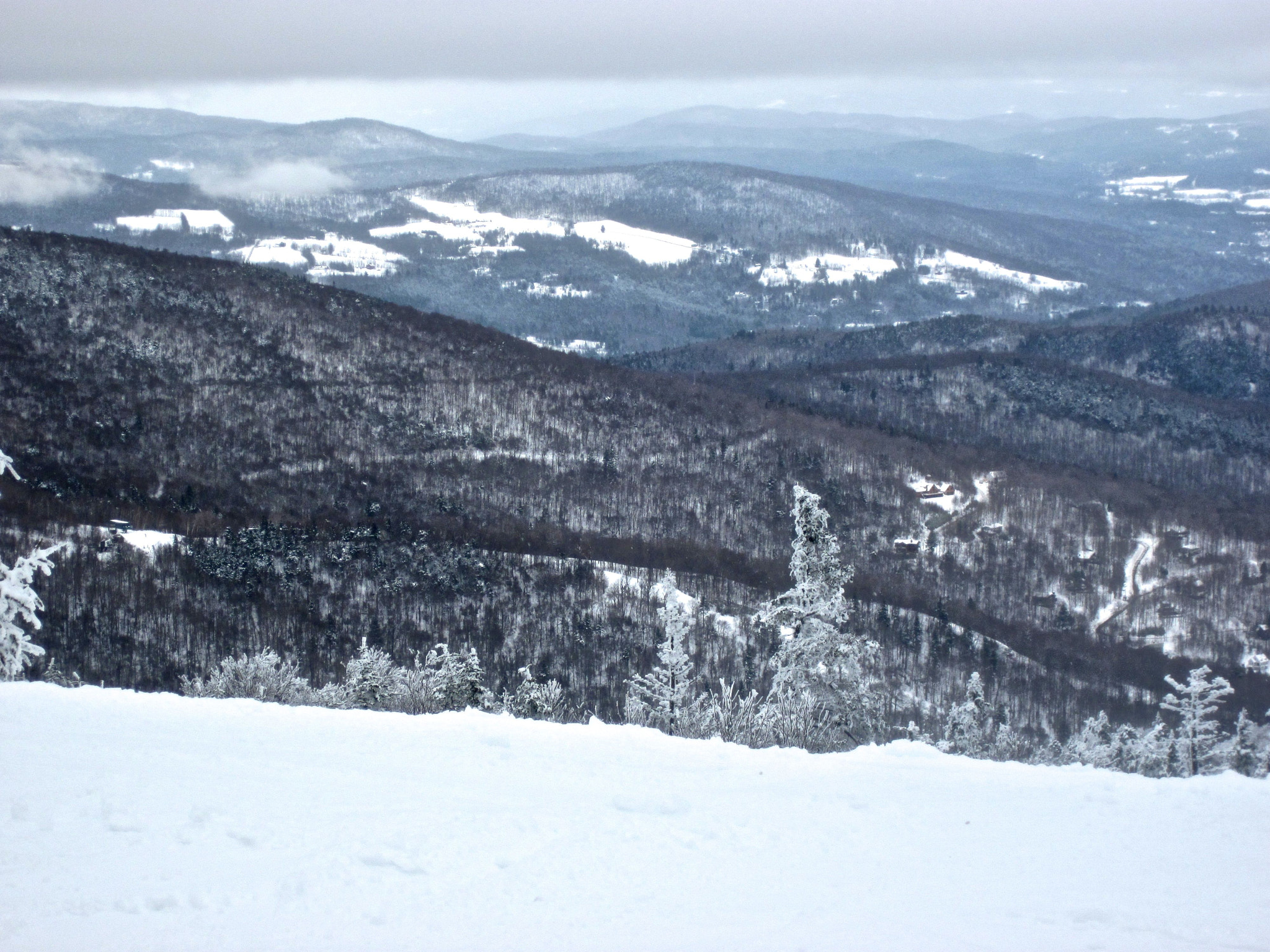 Canon PowerShot D10 sample photo. Sugarbush heavens gate mountain view photography