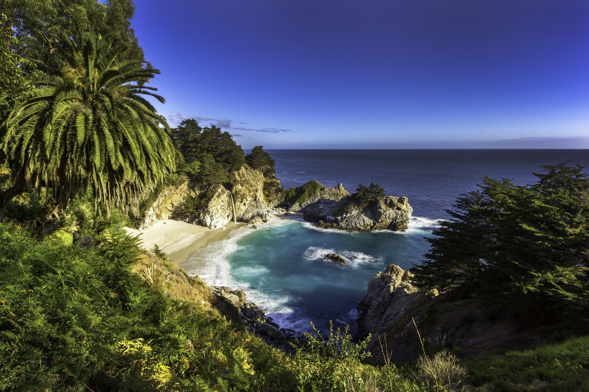 Canon EF-S 10-22mm F3.5-4.5 USM sample photo. Mcway falls at big sur photography