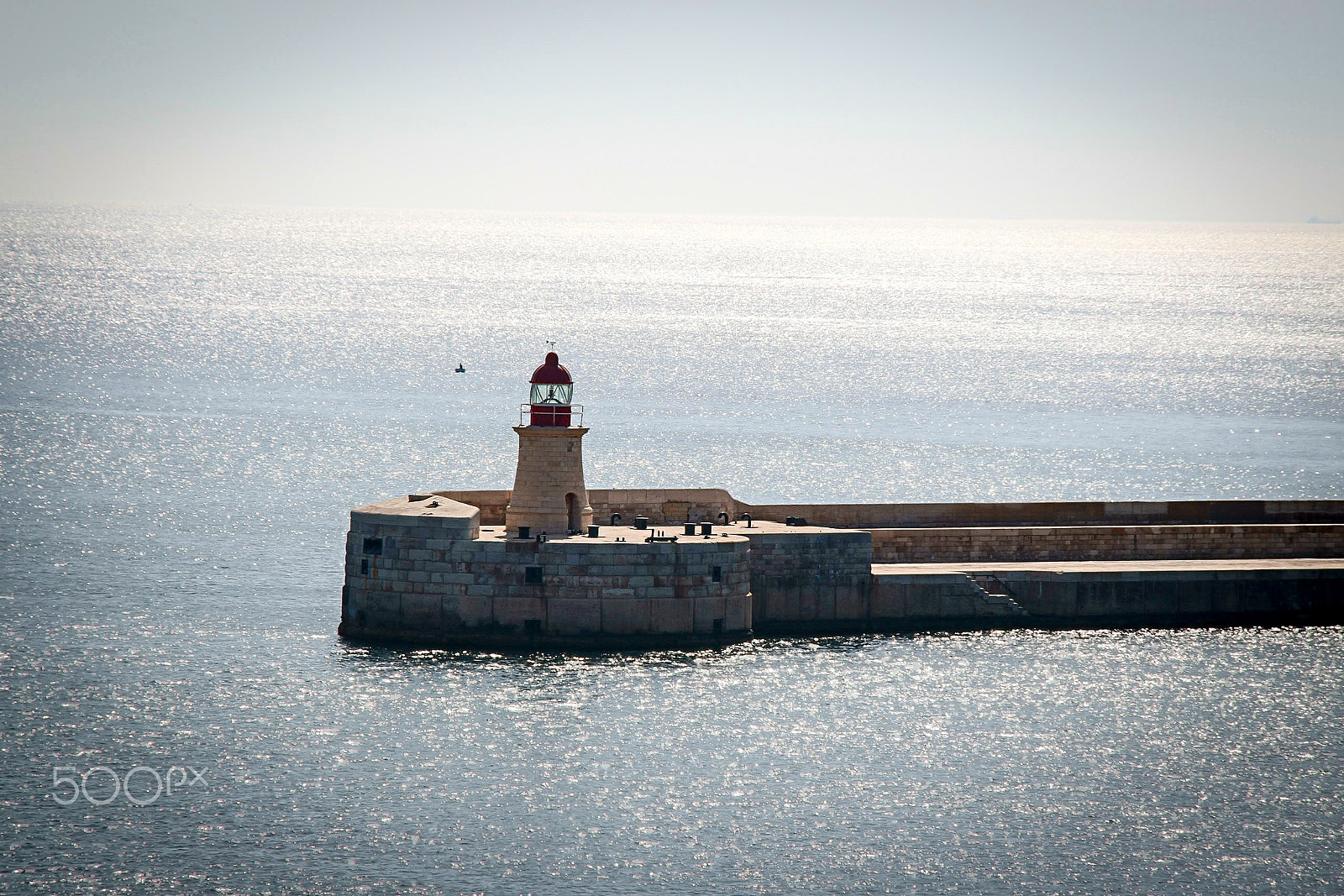 Canon EF-S 18-135mm F3.5-5.6 IS USM sample photo. Lighthouse in valetta, malta photography