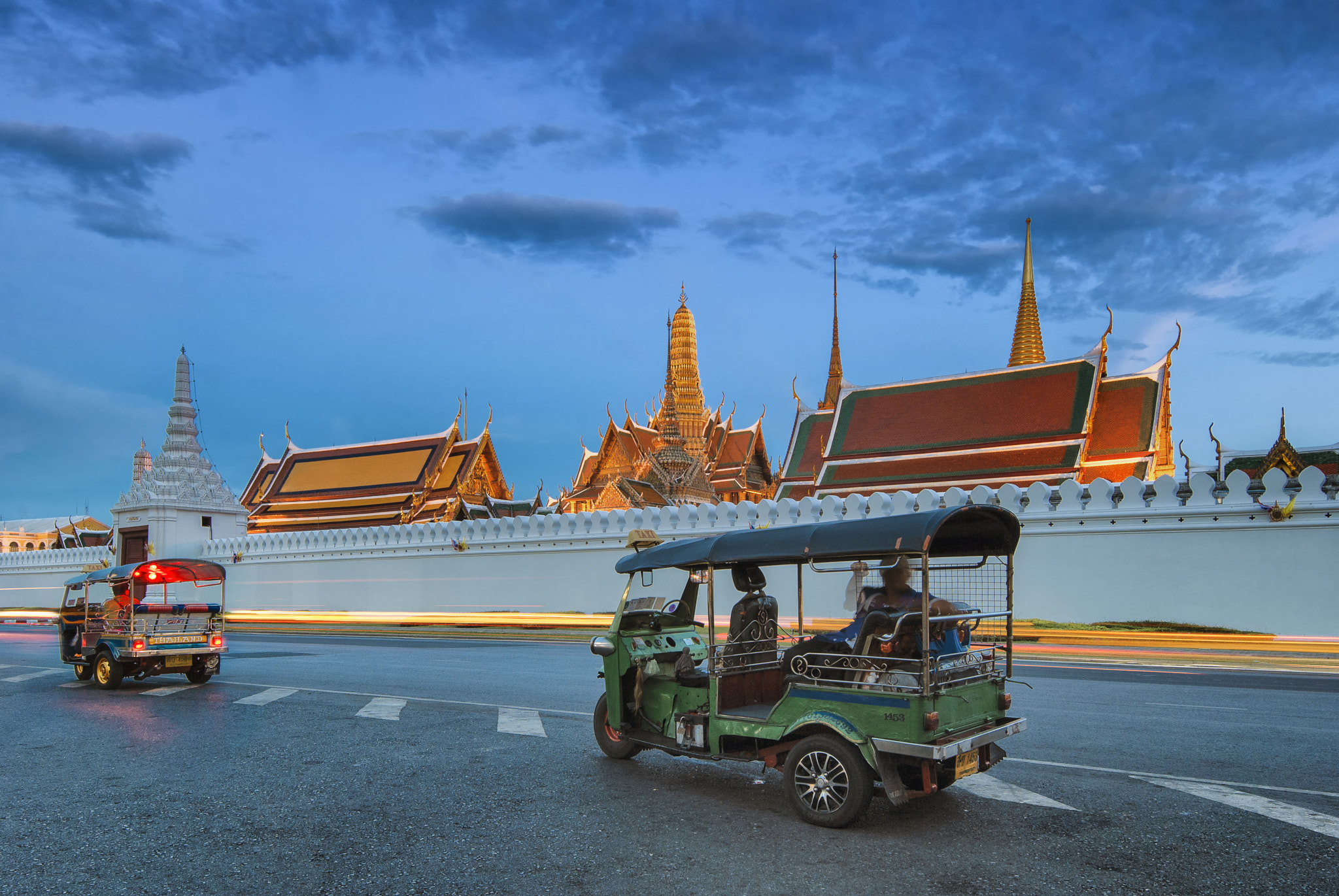 Nikon AF-S Nikkor 16-35mm F4G ED VR sample photo. Bangkok vibe @ grand palace photography