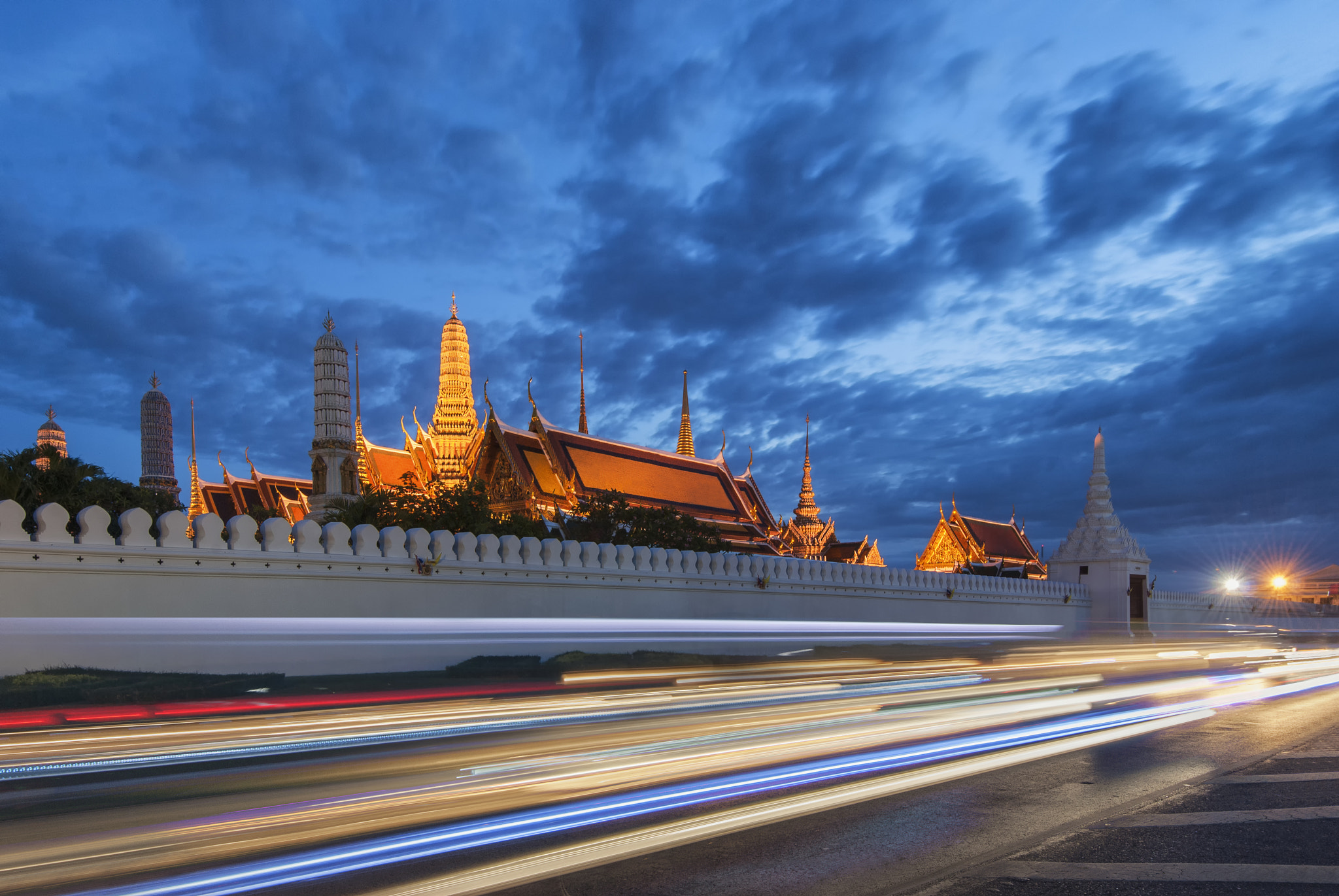 Nikon AF-S Nikkor 16-35mm F4G ED VR sample photo. Bangkok vibe @ grand palace photography