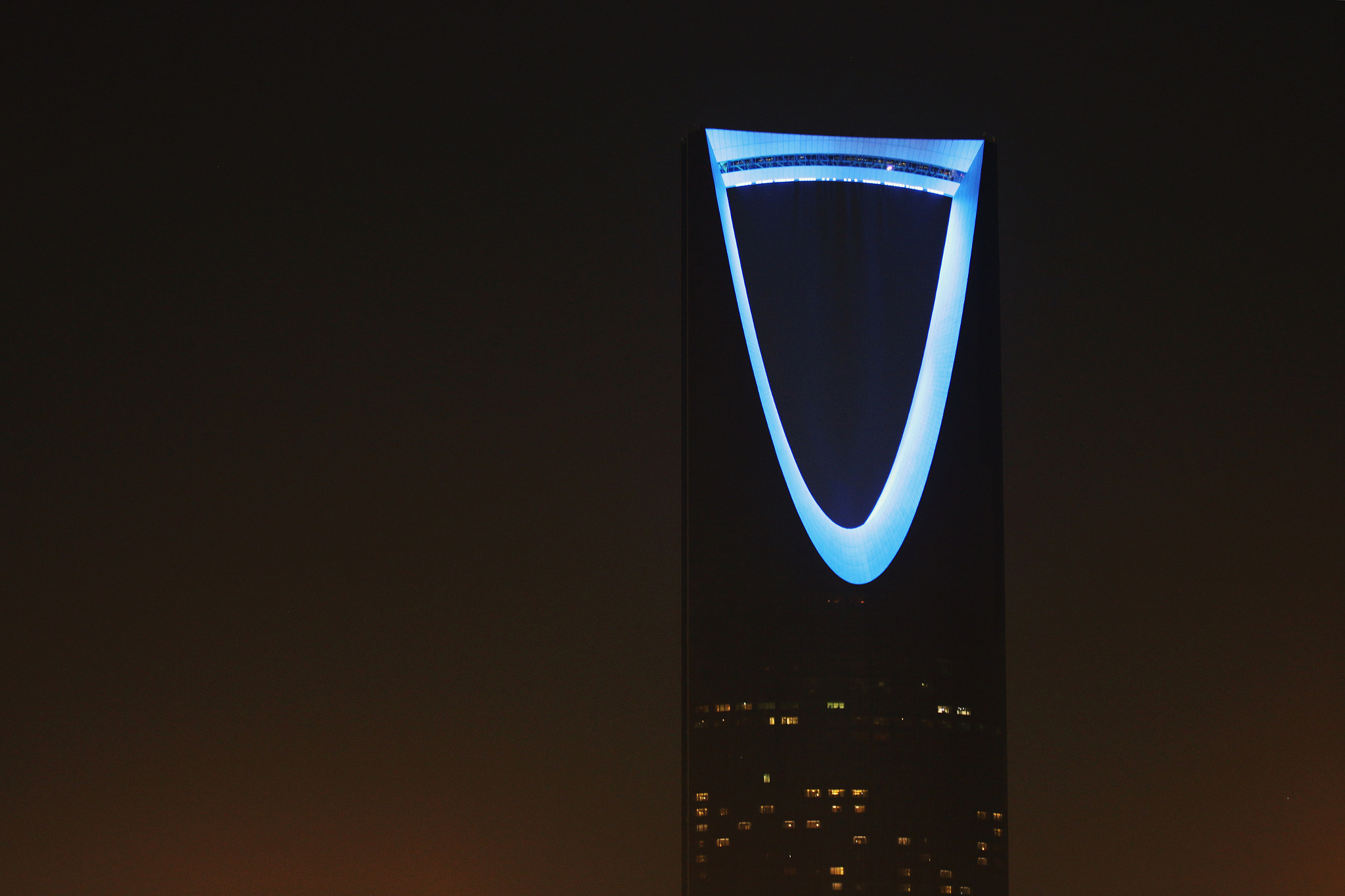 Canon EF 70-200mm F2.8L IS II USM sample photo. Kingdom tower photography