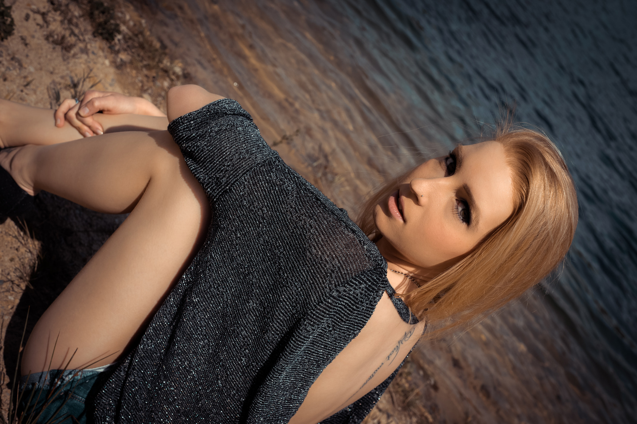 Sony a7 II + Minolta AF 50mm F1.7 New sample photo. Woman sitting on the beach photography