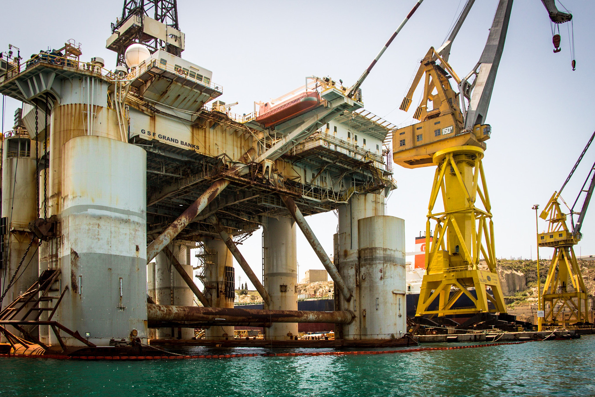 Canon EF-S 18-135mm F3.5-5.6 IS USM sample photo. Old drilling rig, malta photography