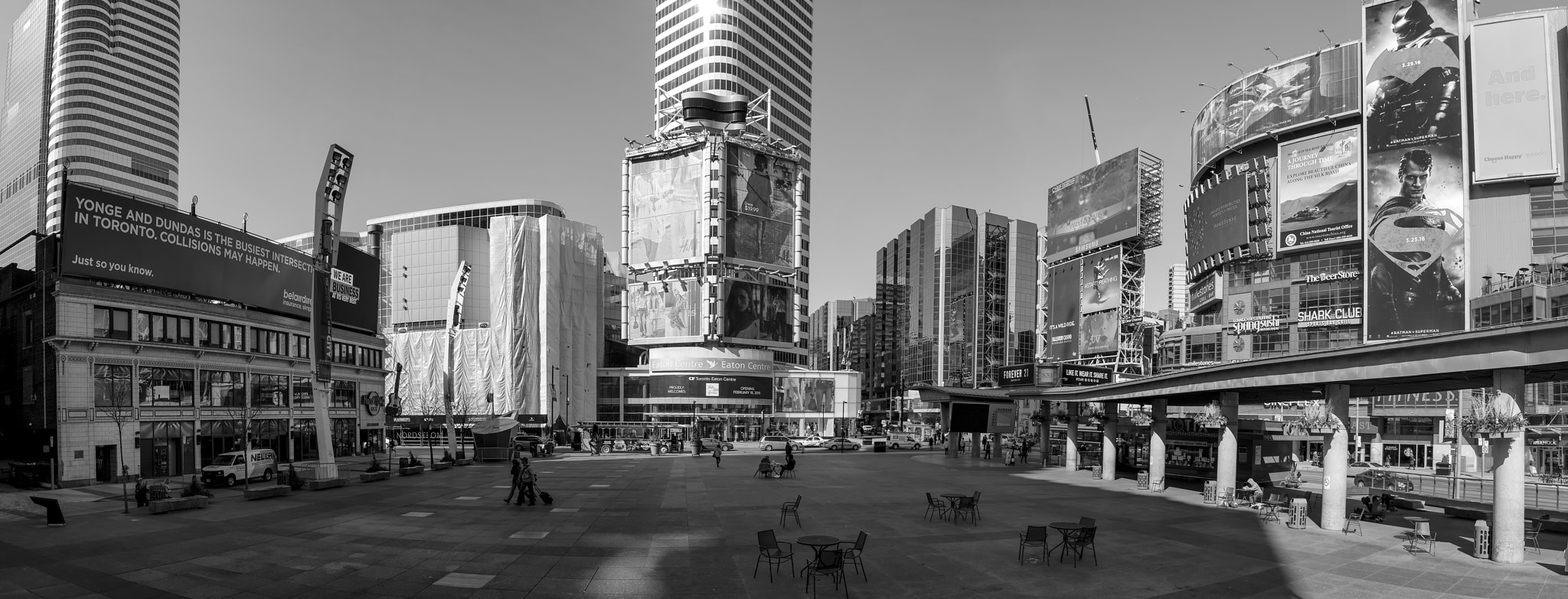 Pentax K-50 + HD Pentax DA 15mm F4 ED AL Limited sample photo. Dundas square photography