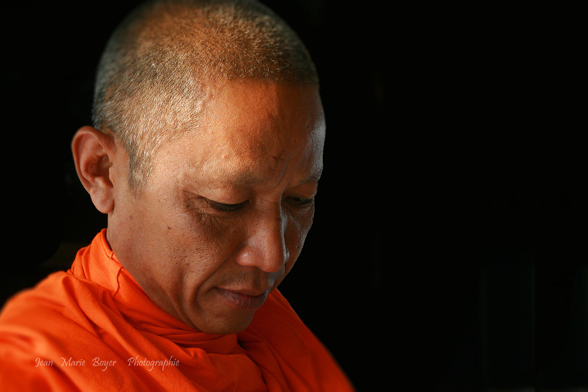 Canon EOS 30D + Canon EF 24-70mm F2.8L USM sample photo. Portrait d'un bonze photography