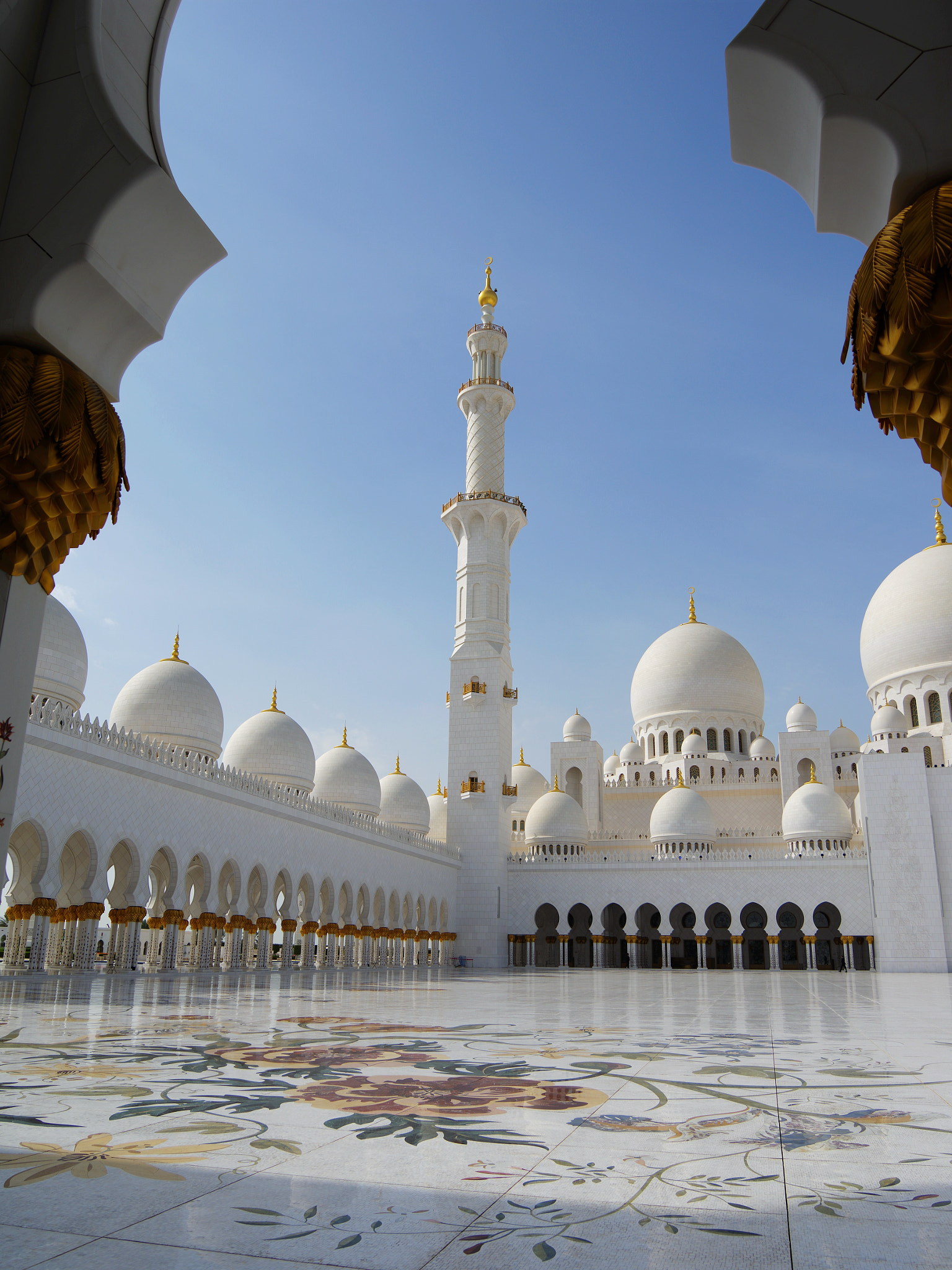 Pentax 645Z + smc PENTAX-FA 645 33-55mm F4.5 AL sample photo. Abu dhabi mosque photography