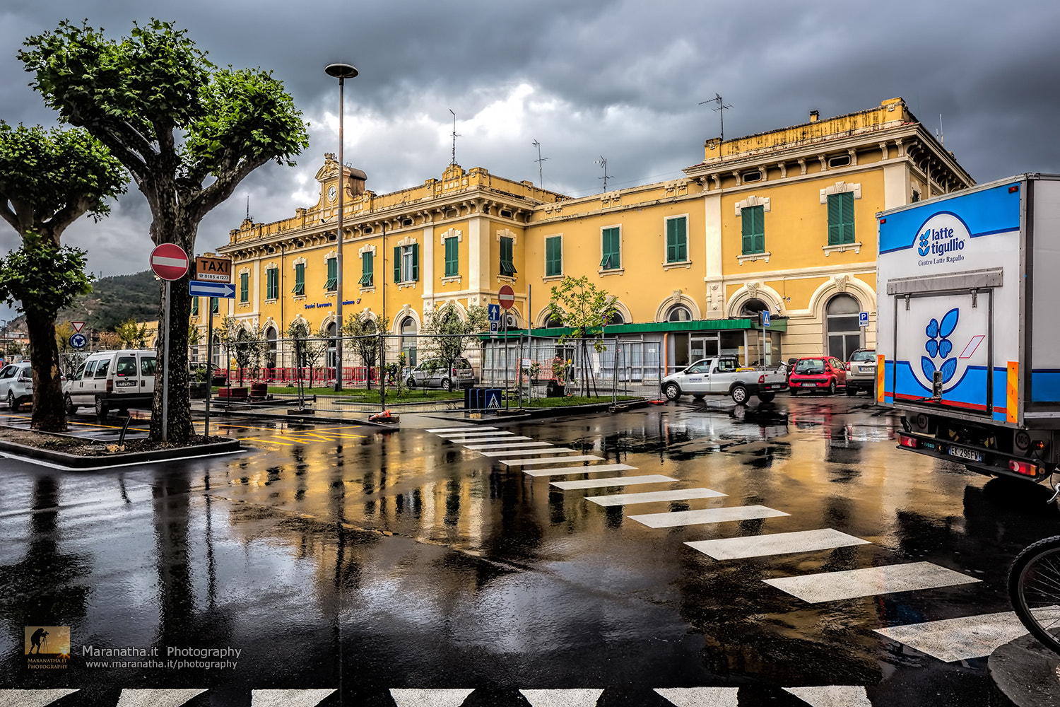 Canon TS-E 24.0mm f/3.5 L II sample photo. Railway station - sestri levante photography