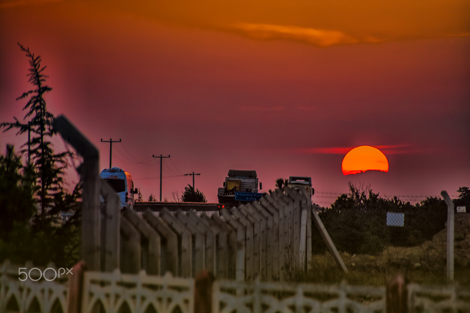 Sigma 18-250mm F3.5-6.3 DC OS HSM sample photo. Red way photography
