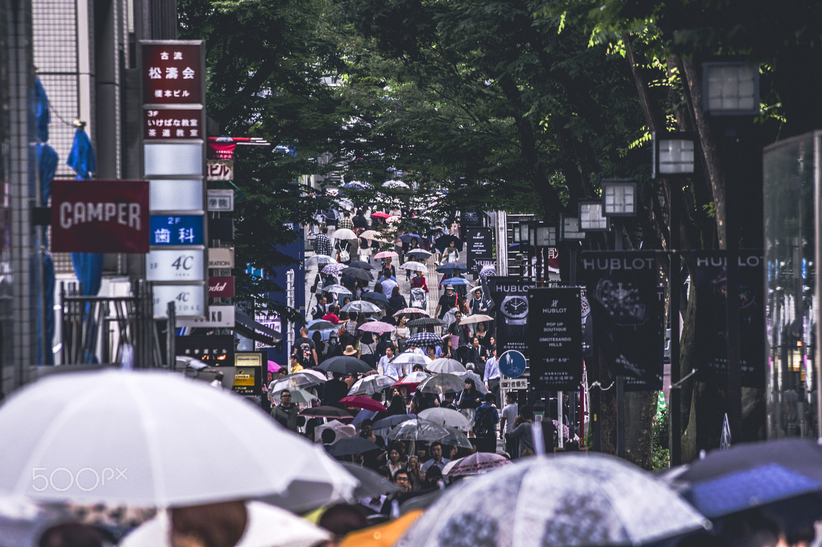 HD Pentax DA 55-300mm F4.0-5.8 ED WR sample photo. Rainy day at harajuku photography