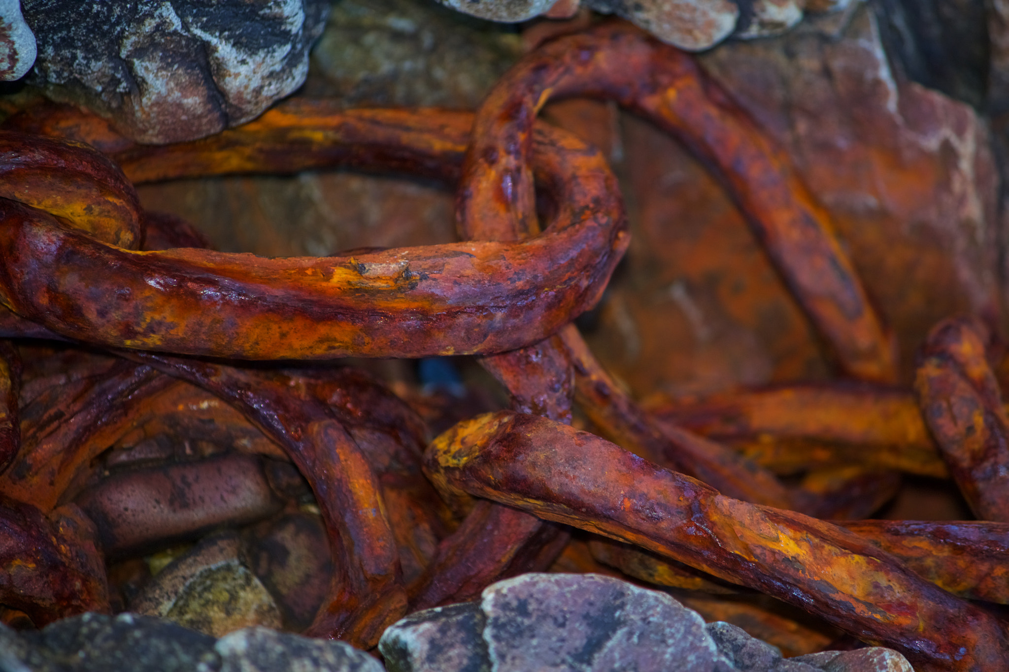 Canon EF-S 55-250mm F4-5.6 IS sample photo. Rusty chains photography