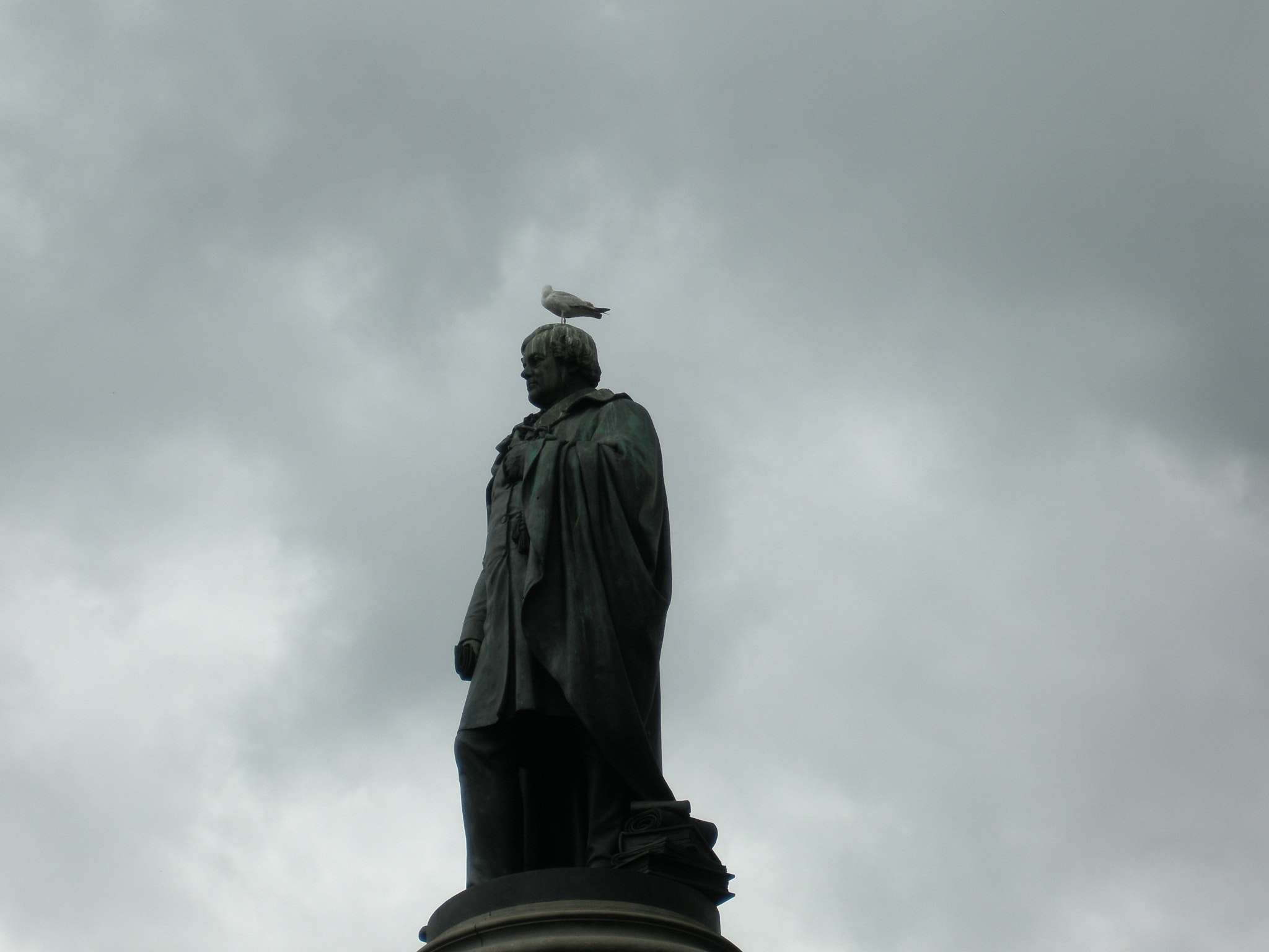 Olympus u810/S810 sample photo. Daniel o'connell statue,  o connell street, dublin photography