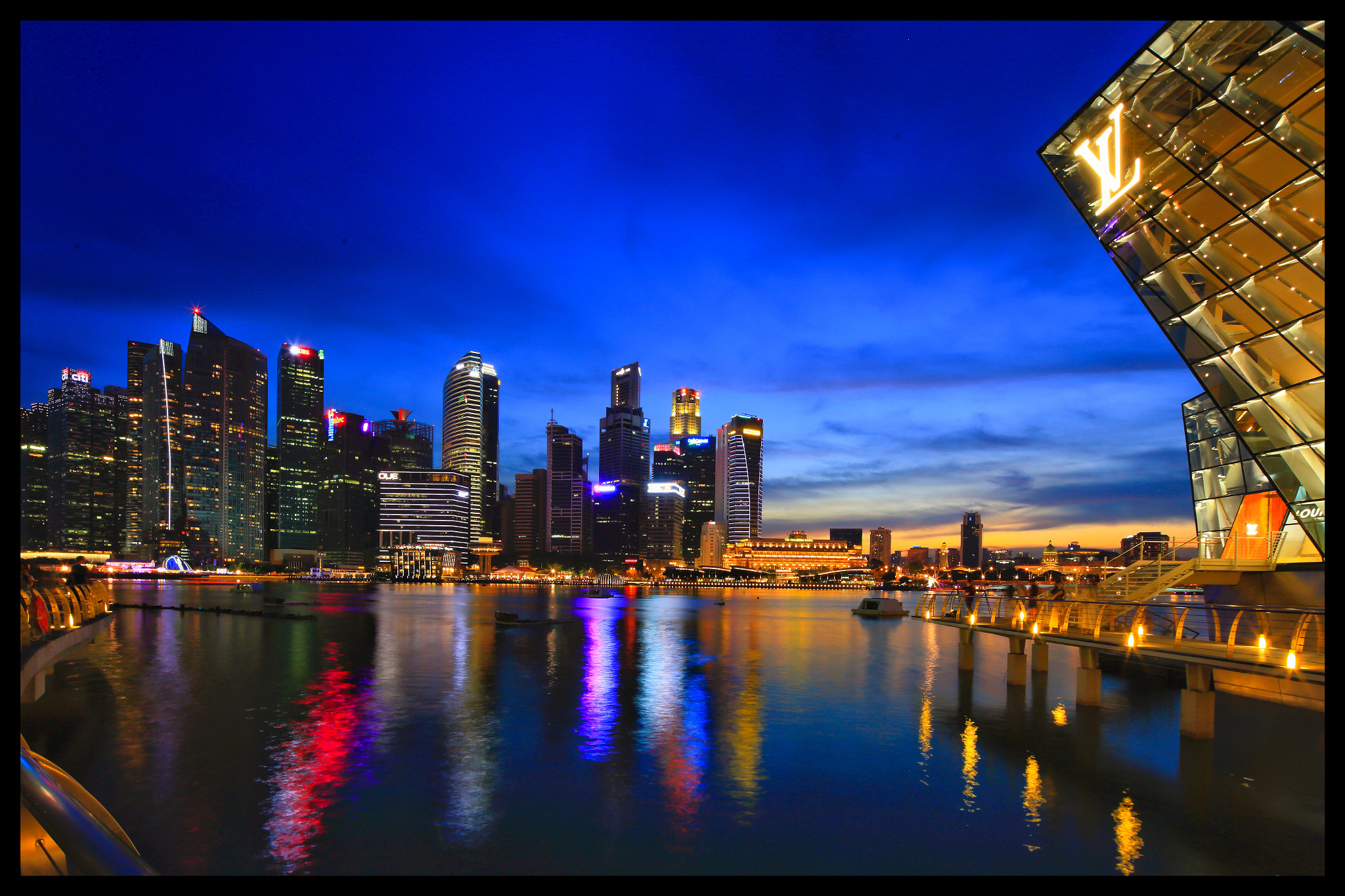 Canon TS-E 17mm F4L Tilt-Shift sample photo. My favourite 7pm blue photography
